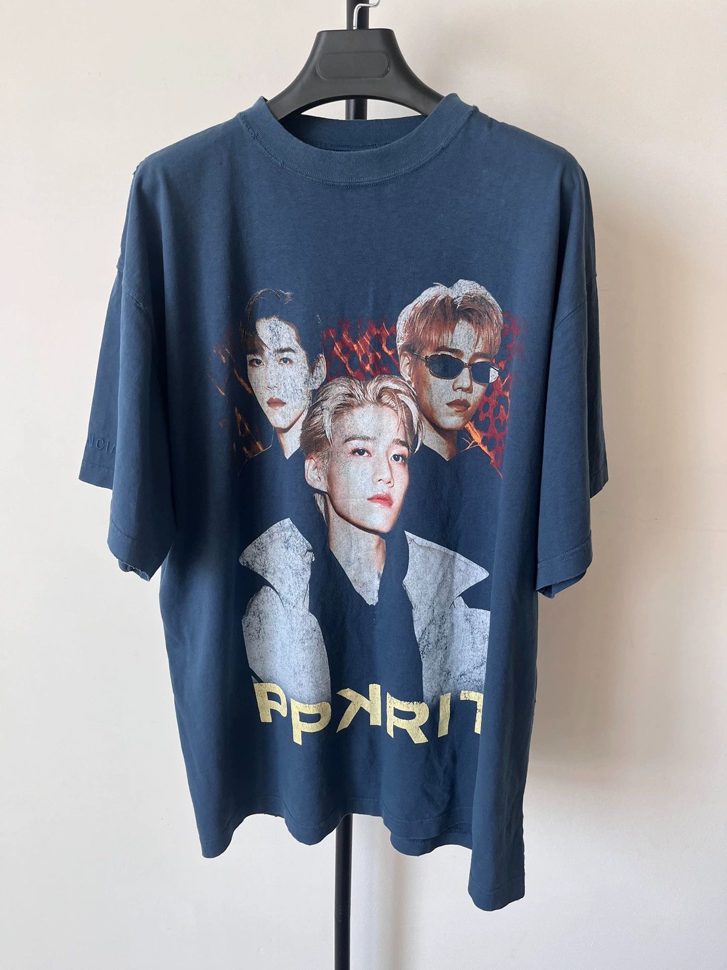 Balenciaga Balenciaga FW25 Fanclub Print Short-Sleeve T-shirt - dmc Size US XXS / EU 40 - 1 Thumbnail