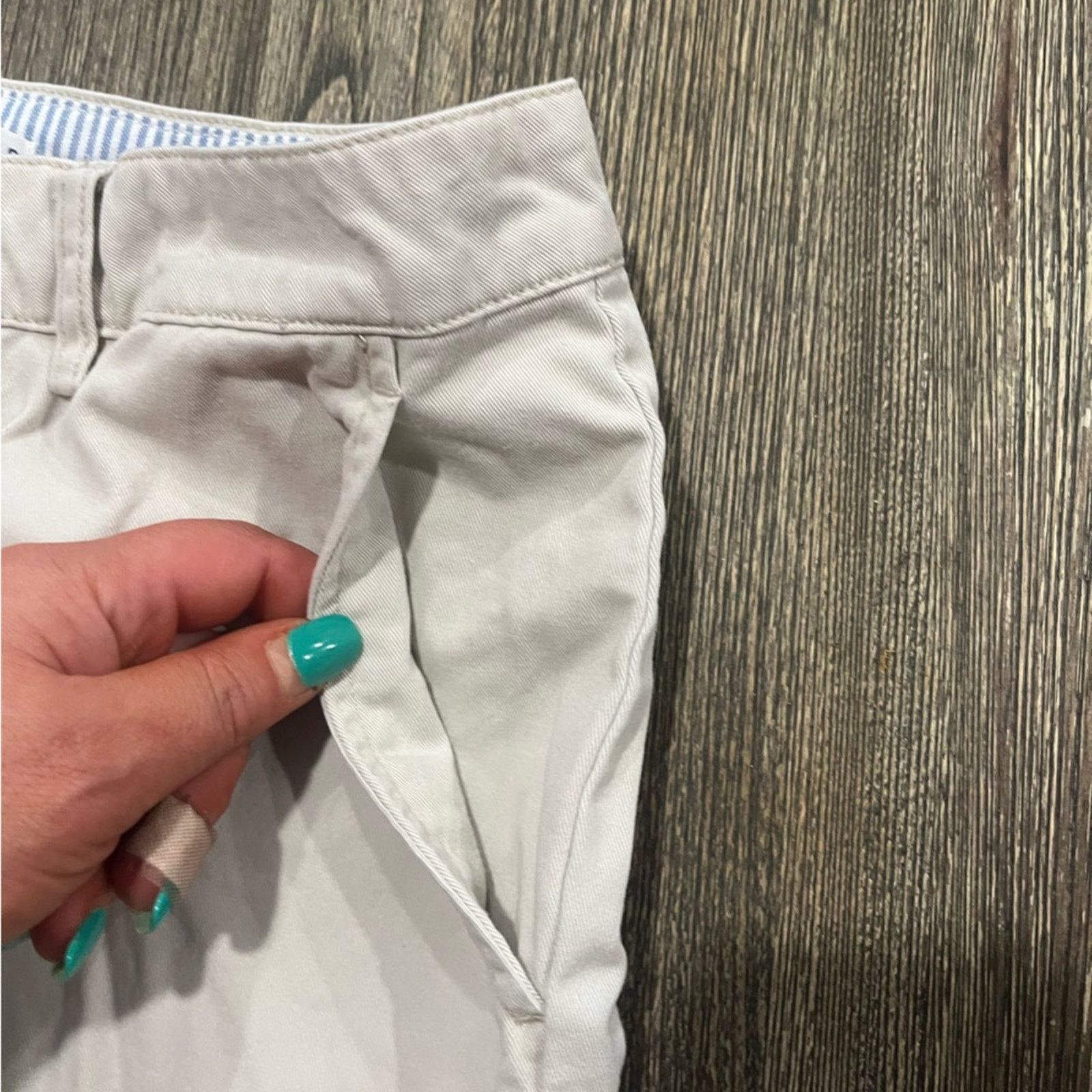 Tommy Hilfiger Tommy Hilfiger Womens Chino Shorts High Rise Flat Front 12 Size 34" / US 12 / IT 48 - 2 Thumbnail