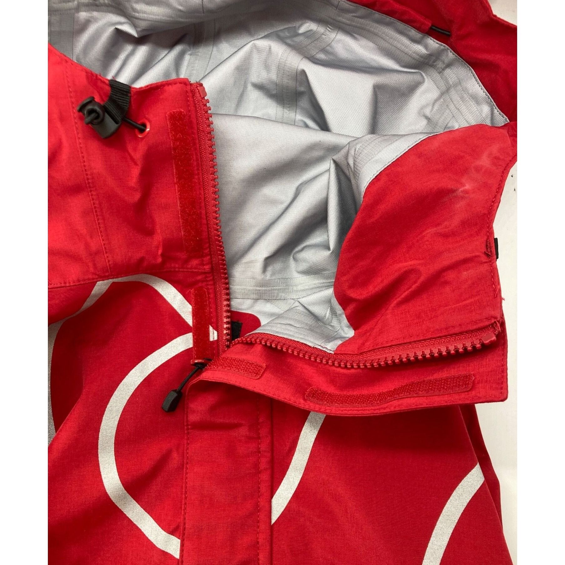 Supreme SUPREME 19SS GORE-TEX Poncho Nylon Red Size SM Size US S / EU 44-46 / 1 - 5 Thumbnail