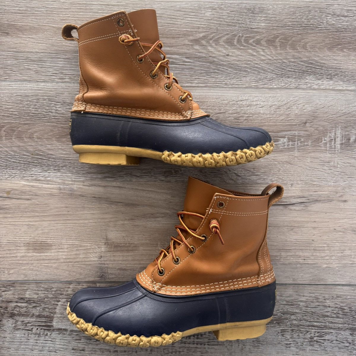 L.L. Bean L.L. Bean • Men's Bean Duck Boot (9M) Size US 9 / EU 42 - 2 Thumbnail