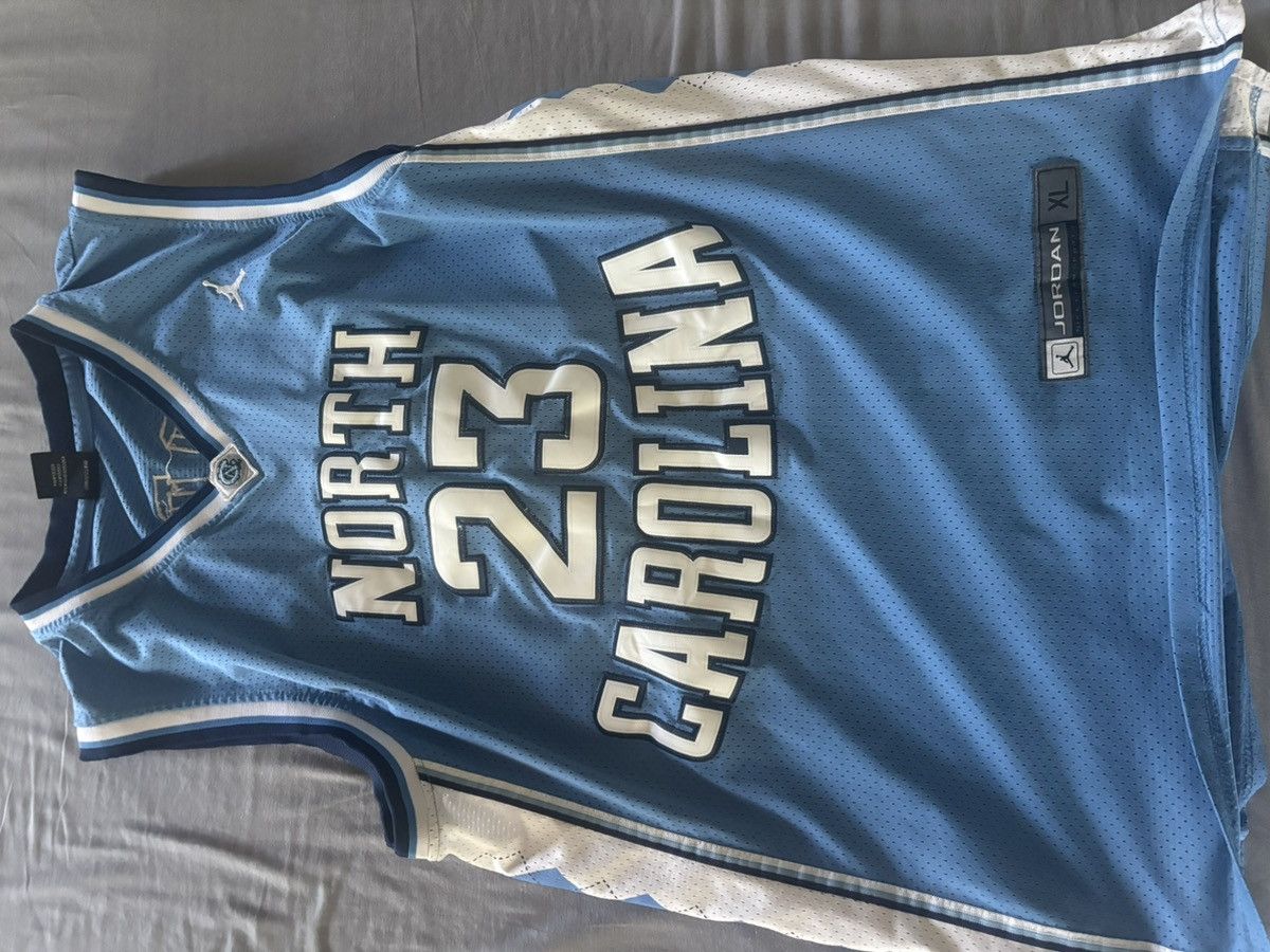 Jordan Brand Michael Jordan UNC college jersey Jordan retro brand Size US XL / EU 56 / 4 - 1 Thumbnail