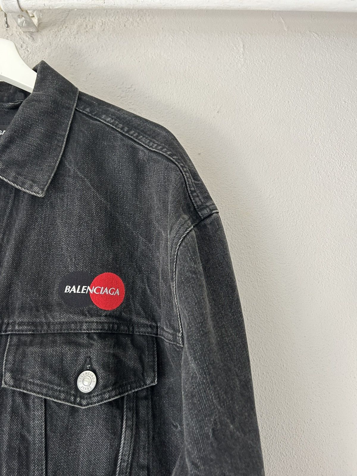 Balenciaga Oversized “Mastercard” Logo Denim Jacket – Size 46 Size US S / EU 44-46 / 1 - 7 Thumbnail
