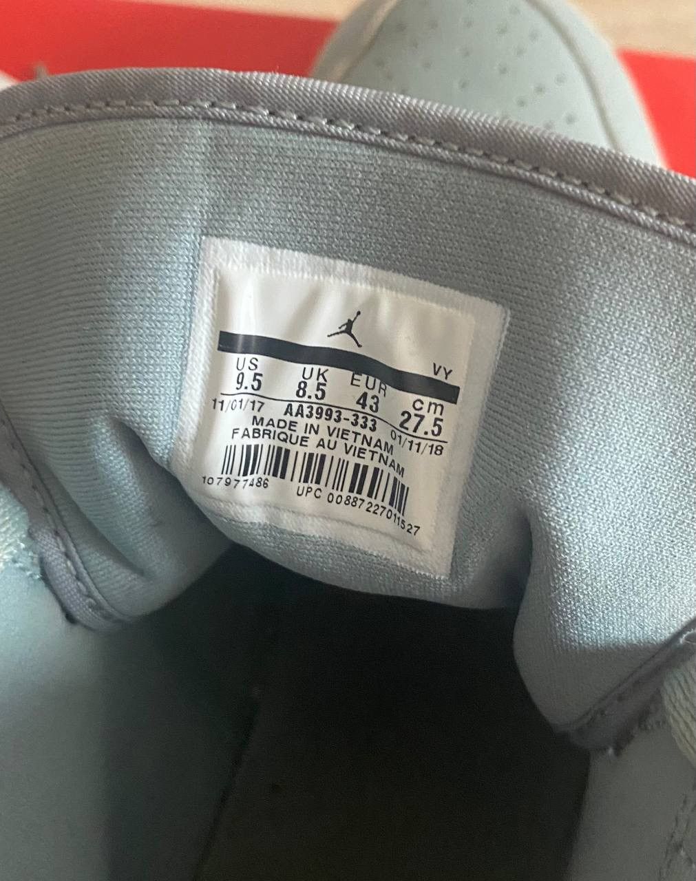 Nike NIKE AIR JORDAN 1 MICA GREEN Size US 9.5 / EU 42-43 - 5 Thumbnail
