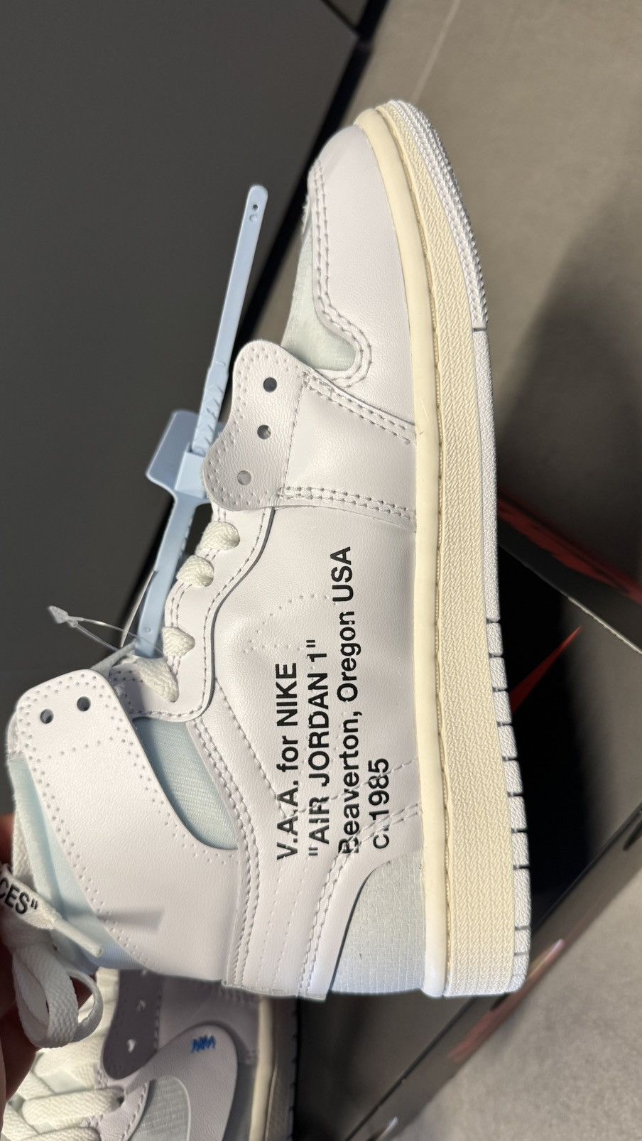 Nike × Off-White Air Jordan 1 Retro High V.A.A. Alaska Size US 6 / EU 39 - 8 Thumbnail