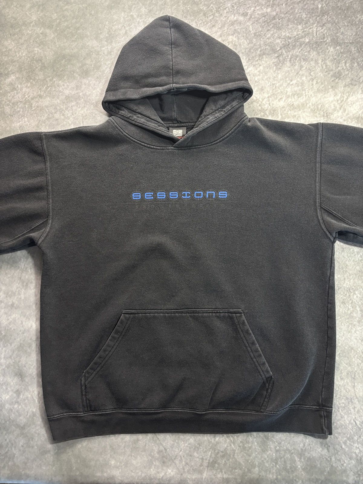 Sessions 1990s Vintage Sessions Hoodie Faded Snowboard Skateboard Y2K Size US L / EU 52-54 / 3 - 7 Thumbnail