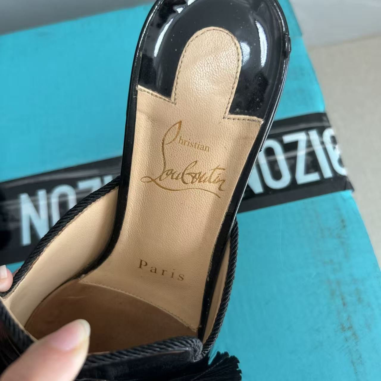 Christian Louboutin christain louboutin mule 37 Size US 6 / IT 36 - 3 Thumbnail