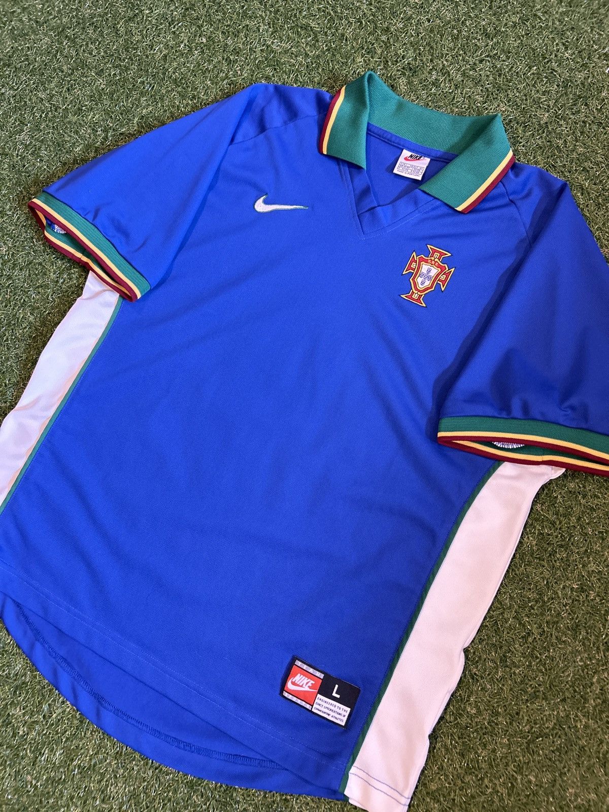 Nike 97/98 Portugal Away Shirt Size US L / EU 52-54 / 3 - 3 Thumbnail