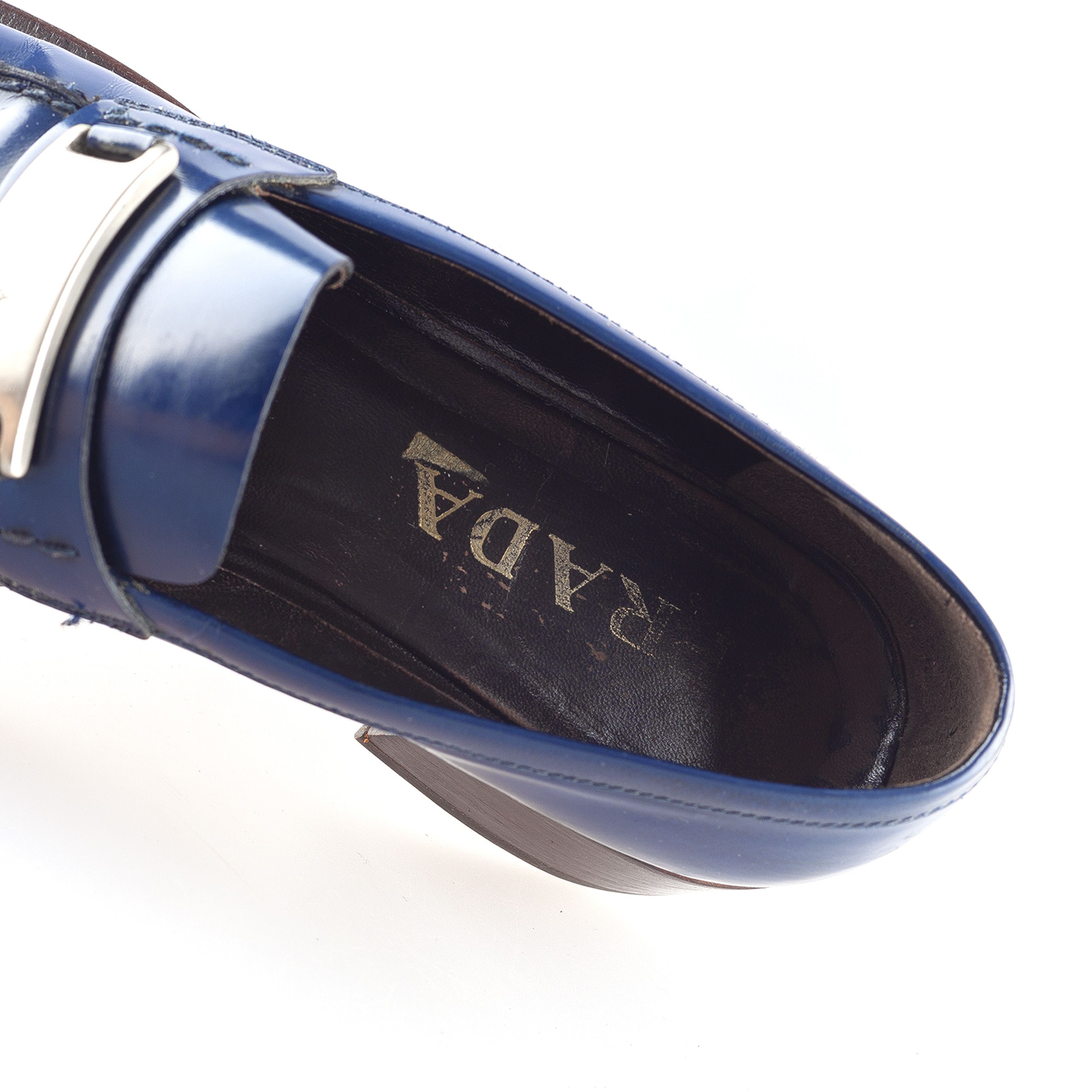 Prada Prada Vintage Blue Leather Loafers (38,5 EU) Size US 7.5 / IT 37.5 - 6 Thumbnail