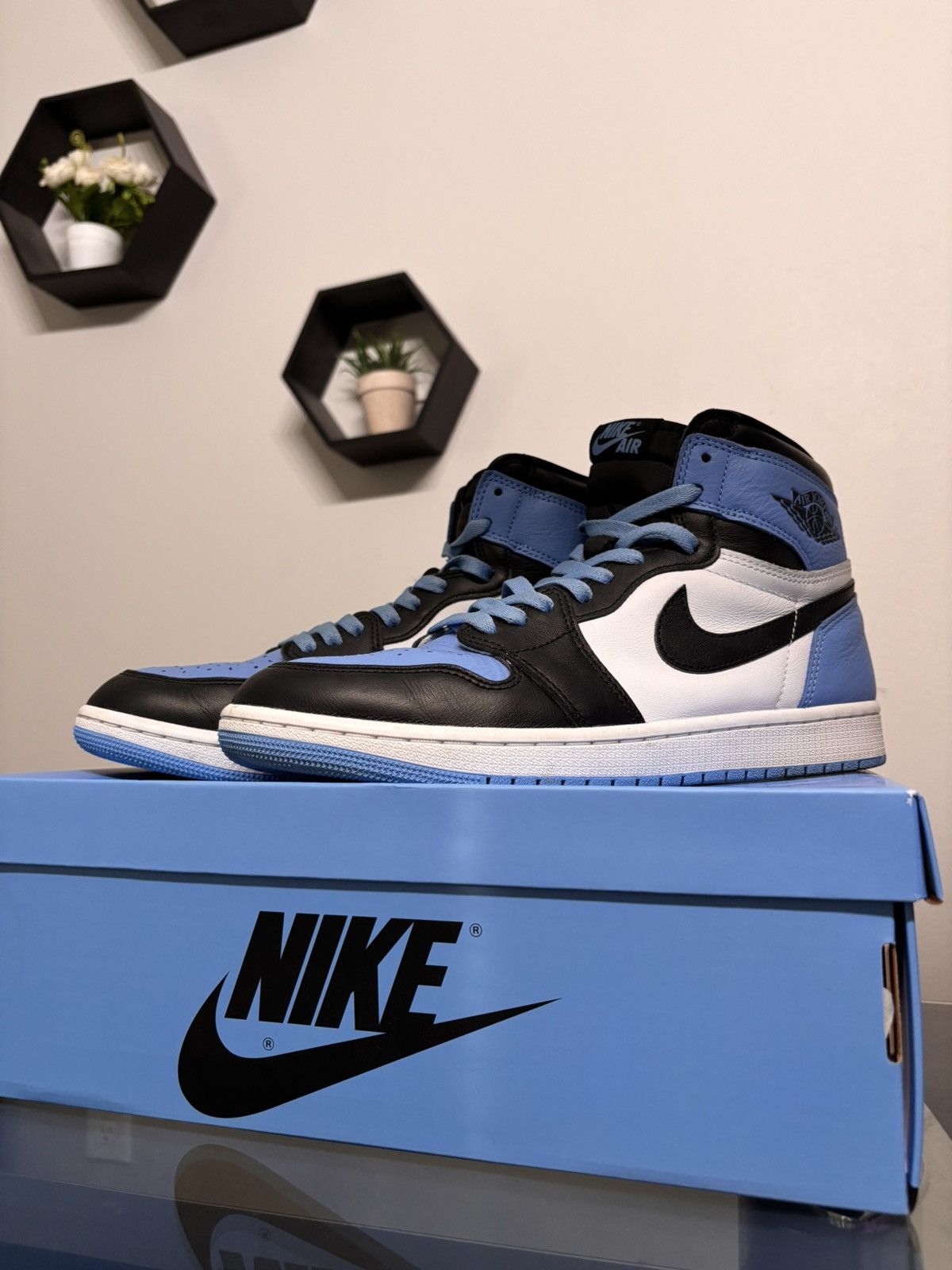 Nike Nike Air Jordan 1 High OG ‘UNC Toe’ Size US 10.5 / EU 43-44 - 1 Thumbnail