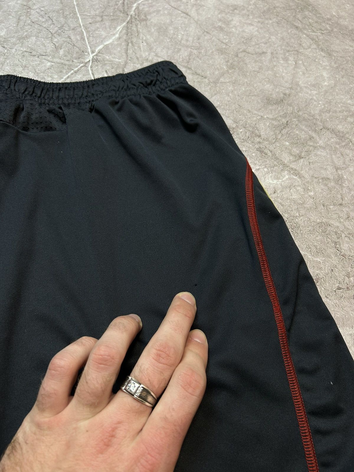 Adidas × Vintage Vintage Liverpool 07/08 ADIDAS Football Shorts Size US 32 / EU 48 - 8 Thumbnail