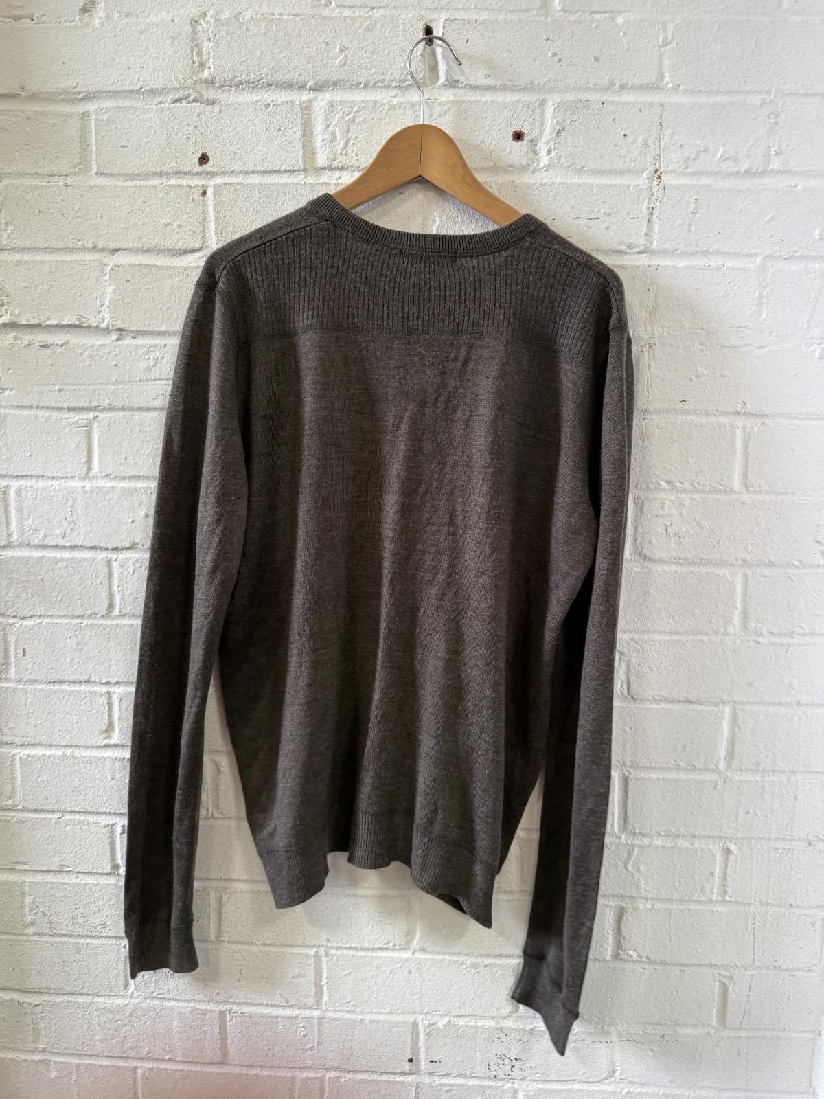 Designer Red Herring Men's Brown V-Neck Sweater Size L Size US L / EU 52-54 / 3 - 4 Thumbnail