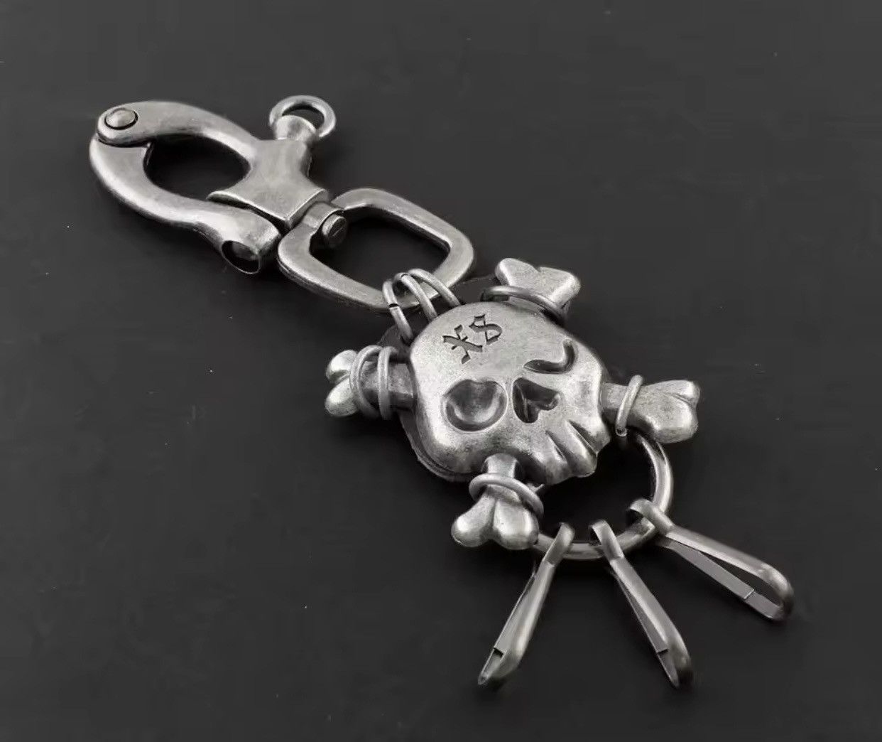 Vintage Biker Punk Lobster Trigger Swivel Clasps Skull Keyring Size ONE SIZE - 1 Thumbnail