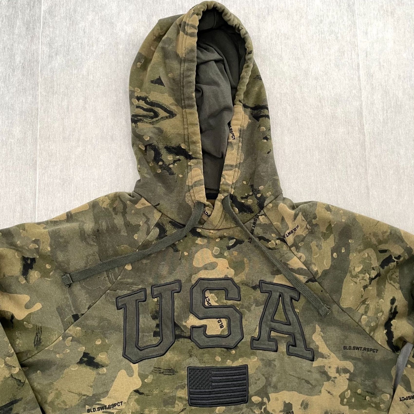 Under Armour Under Armour Hoodie Adult Small Camo Project Rock Freedom X Blood Sweat Respect Shirt Mens Sl/XS? Size US S / EU 44-46 / 1 - 2 Thumbnail