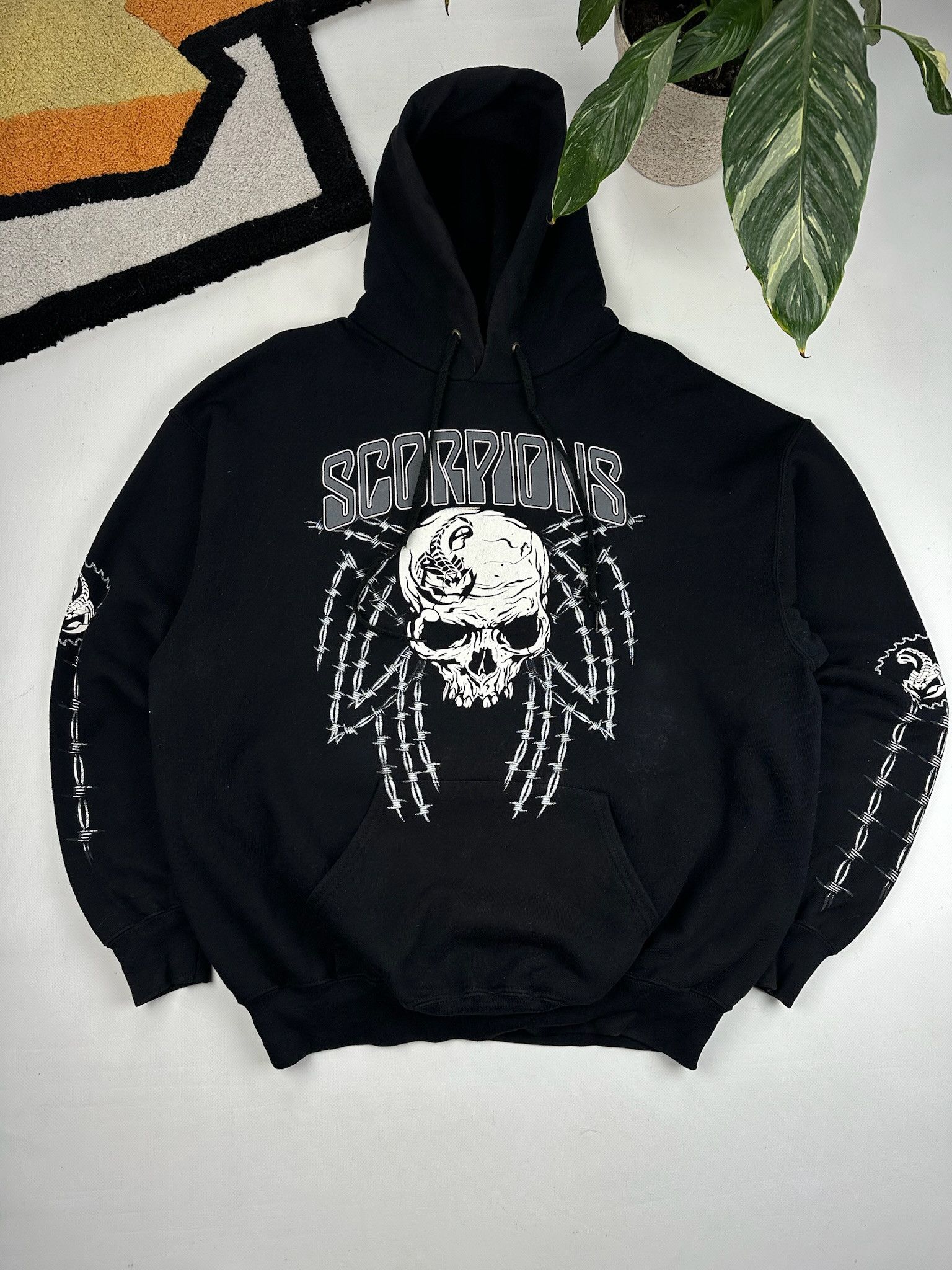 Band Tees Vintage Scorpions band hoodie barbed wire skull rave Size US XL / EU 56 / 4 - 2 Thumbnail