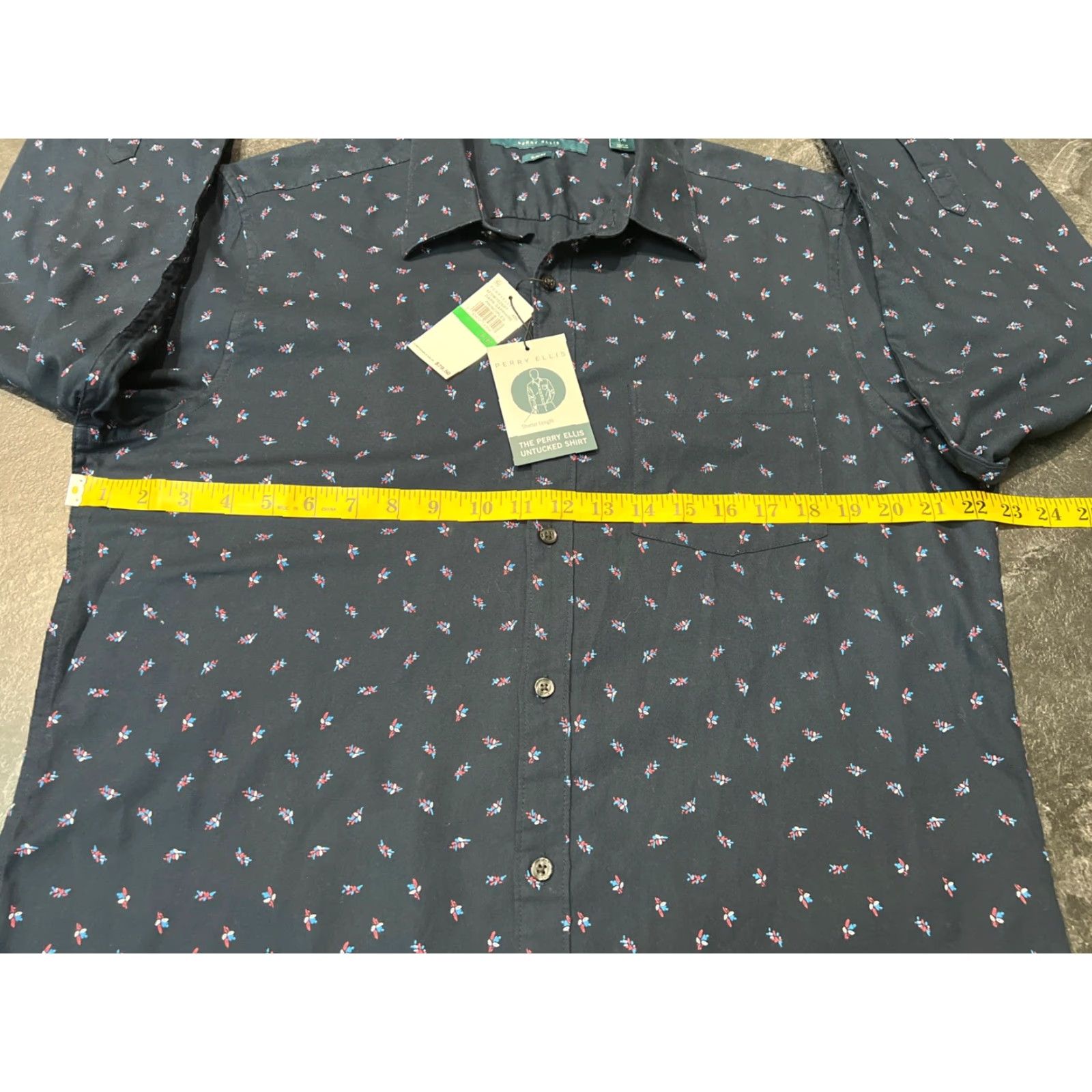 Perry Ellis VINTAGE Perry Ellis Men's Long Sleeve Shirt Sz Large Blue Slim Fit Collared Button-Up Travel Size US L / EU 52-54 / 3 - 7 Thumbnail