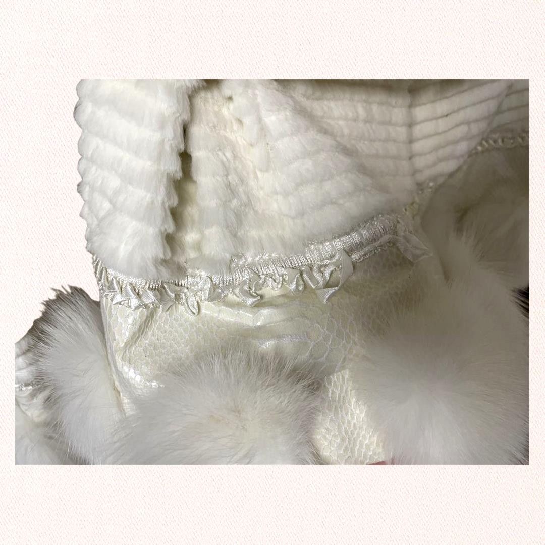 Designer white rabbit fur coat, collar is arctic fox sz S Size S / US 4 / IT 40 - 4 Thumbnail