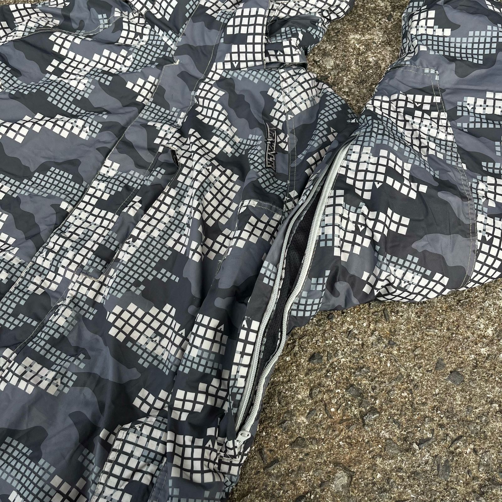 Airwalk × Vintage RARE Vintage Airwalk Puffer Camo Jacket Polar Inner Size US XL / EU 56 / 4 - 6 Thumbnail