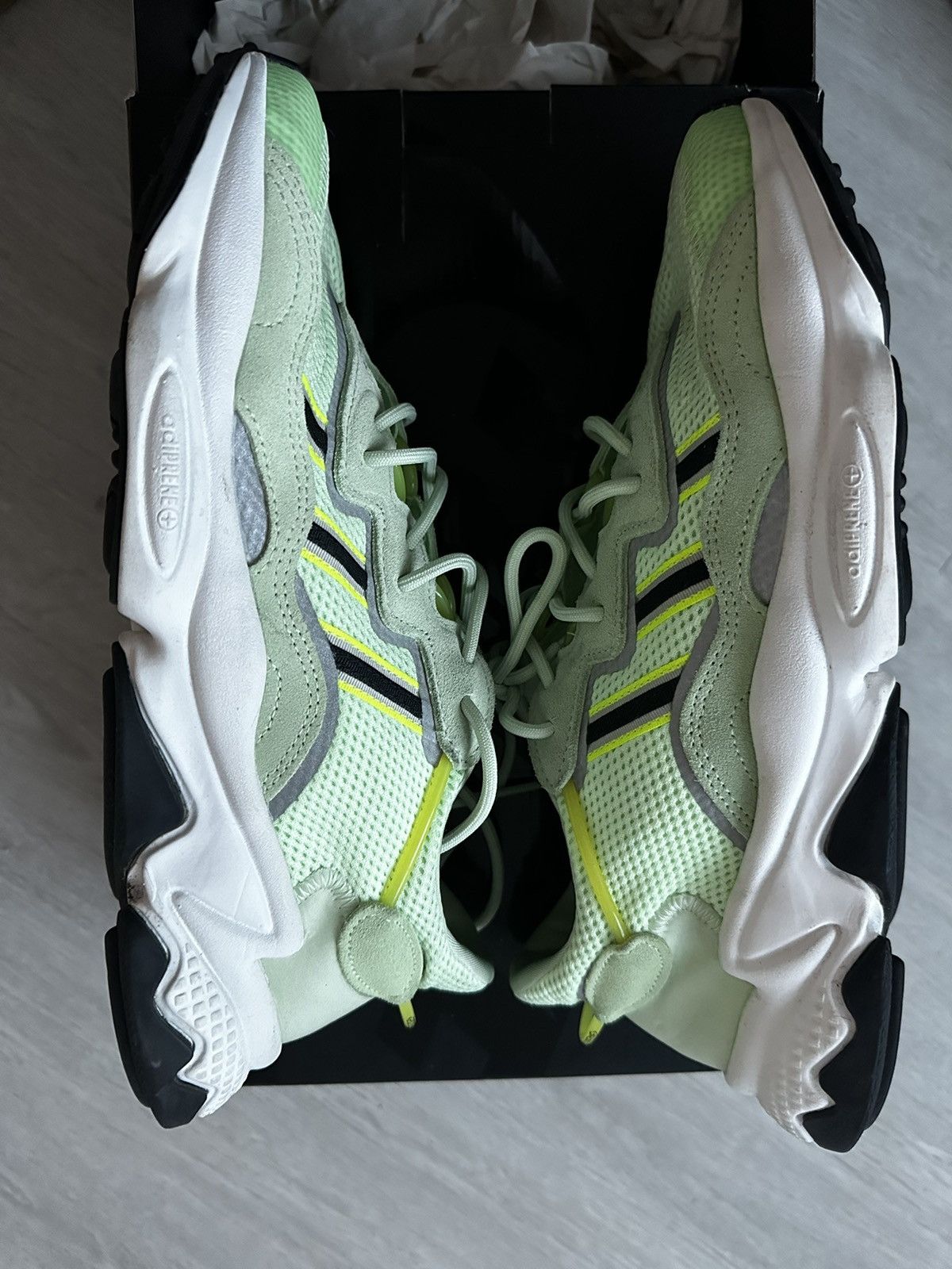 Adidas Adidas Ozweego Size US 10.5 / EU 43-44 - 2 Thumbnail