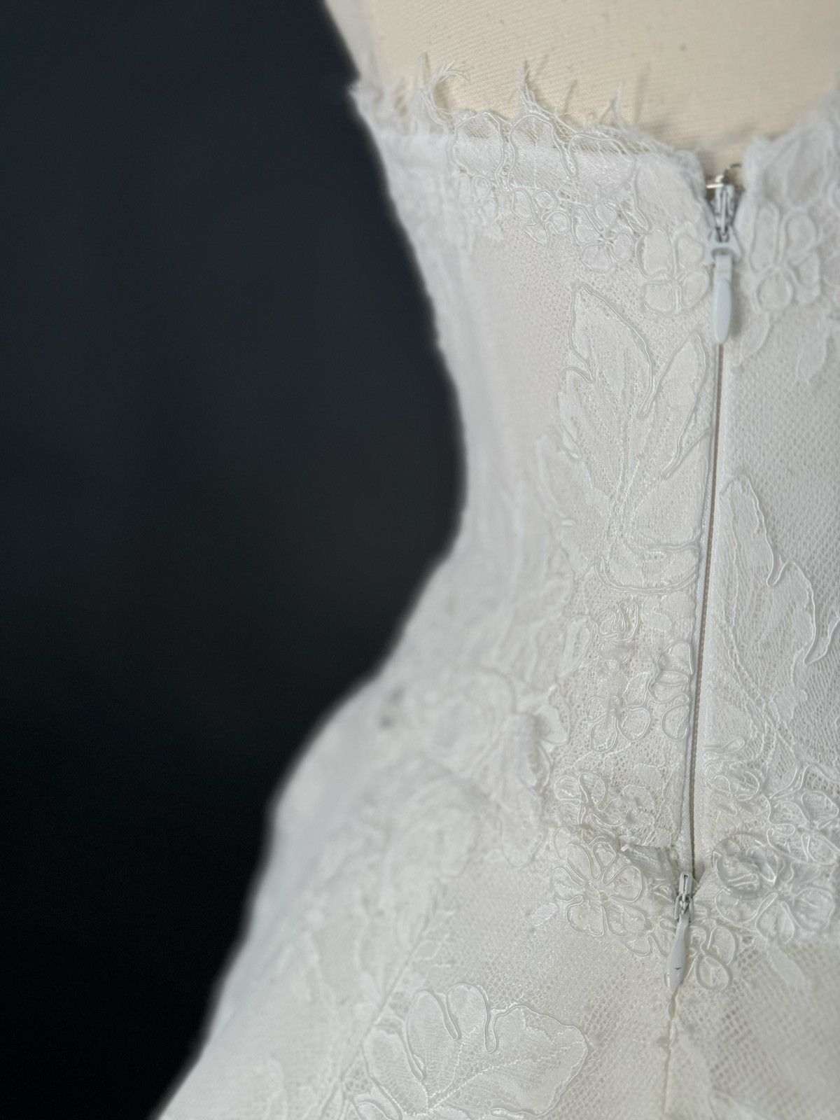 Other Preloved US 2 Anna Augusta Corded Chantilly lace Bridal Gown Size XS / US 0-2 / IT 36-38 - 5 Thumbnail