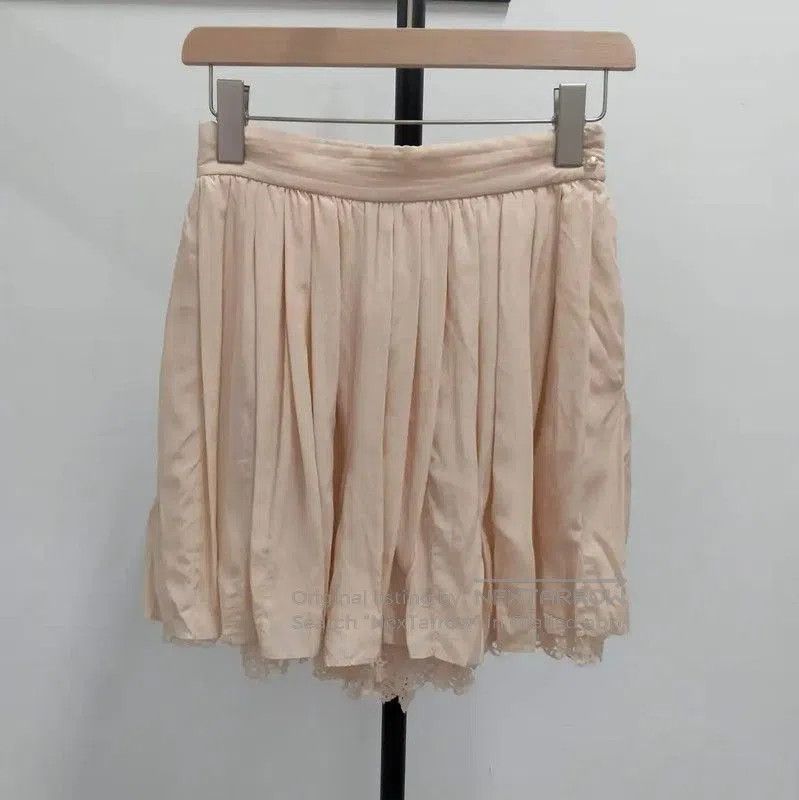 Chanel Chanel Pleated Silk Skirt in Nude Pink . Size 23" - 1 Thumbnail