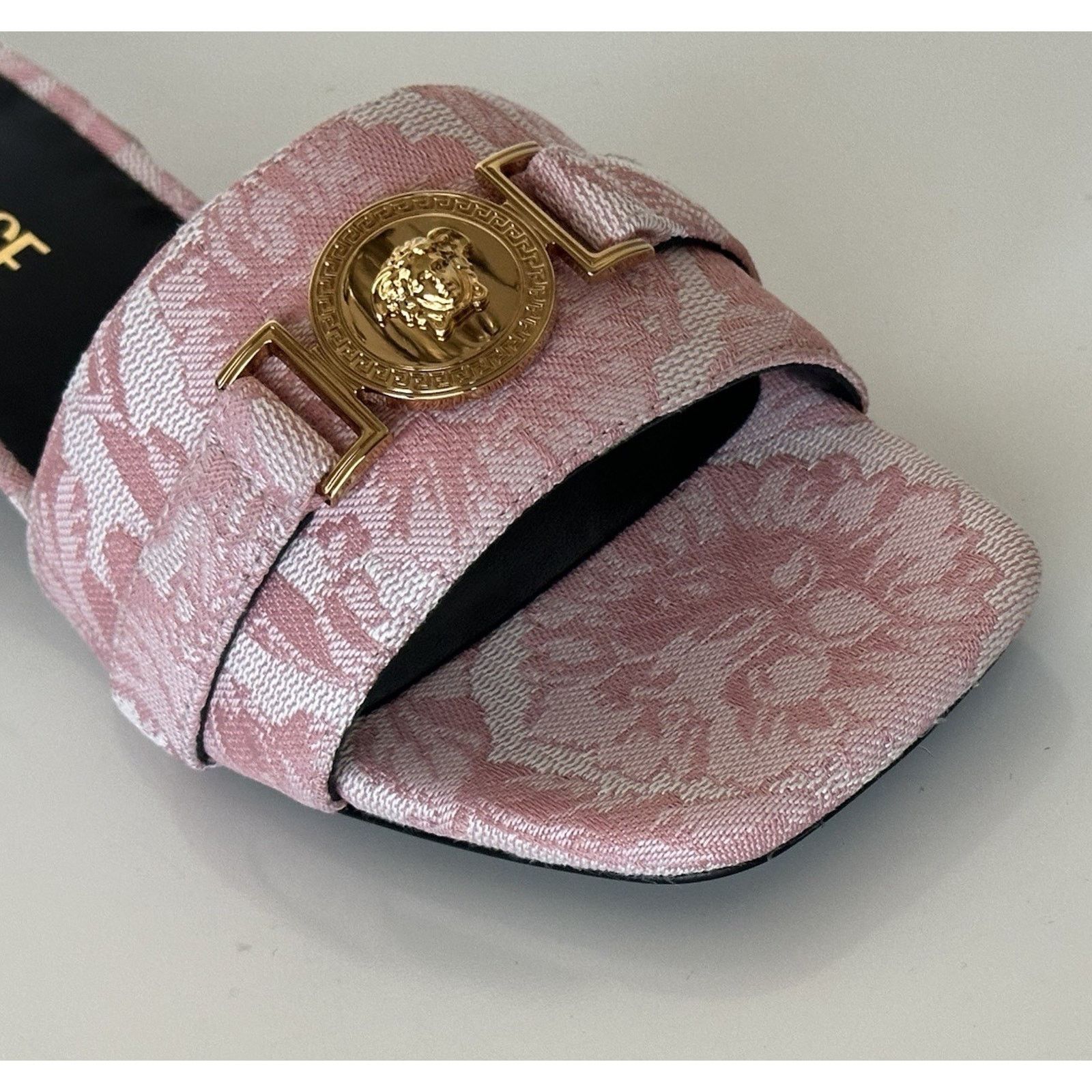 Versace VERSACE Women's Medusa Head Baby Pink Sandals 7 US 1014748 Size US 7 / IT 37 - 4 Thumbnail