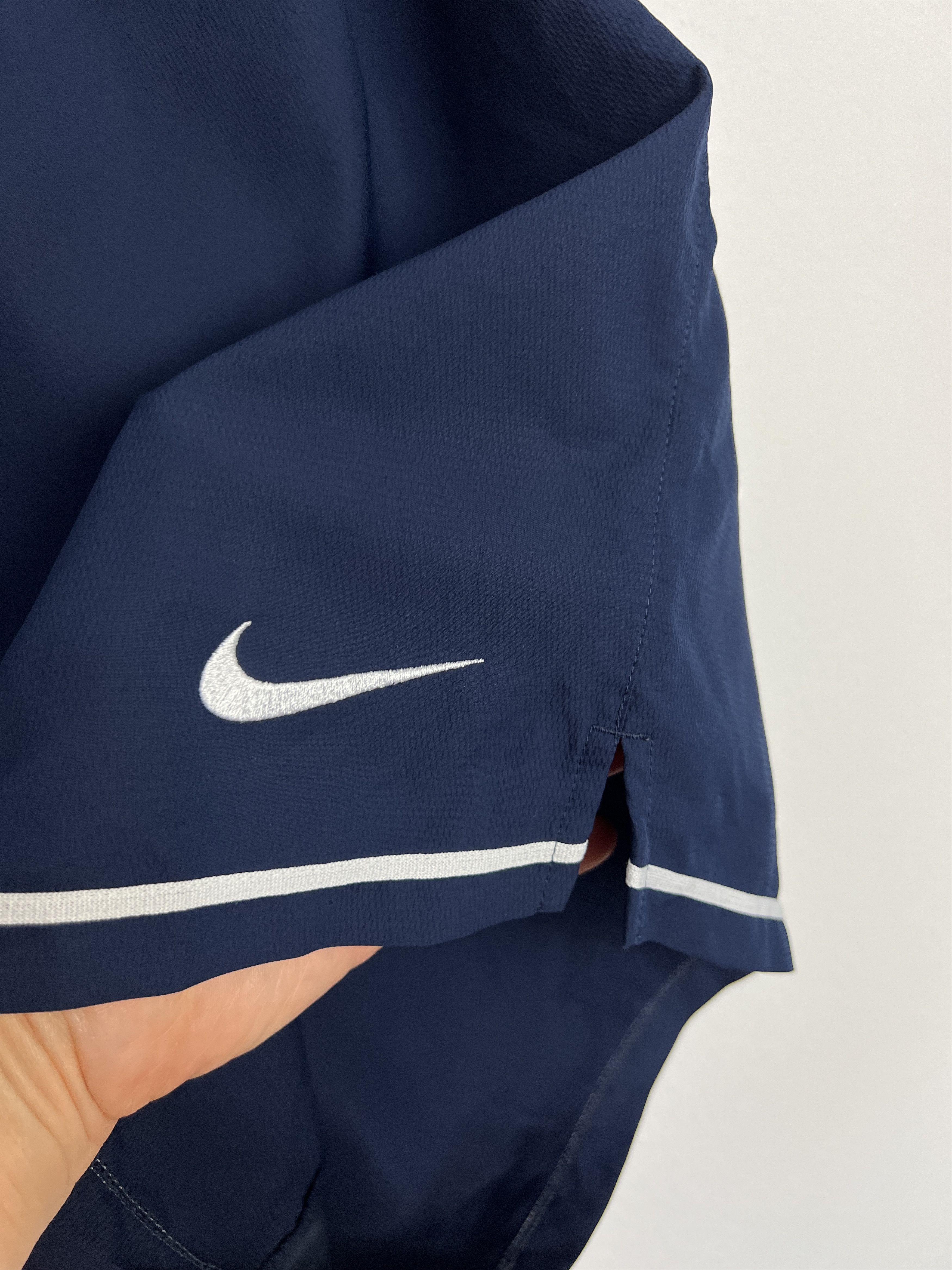 Nike Vintage Nike Hertha Berlin Football Shorts Soccer Athletic Size US 36 / EU 52 - 5 Thumbnail
