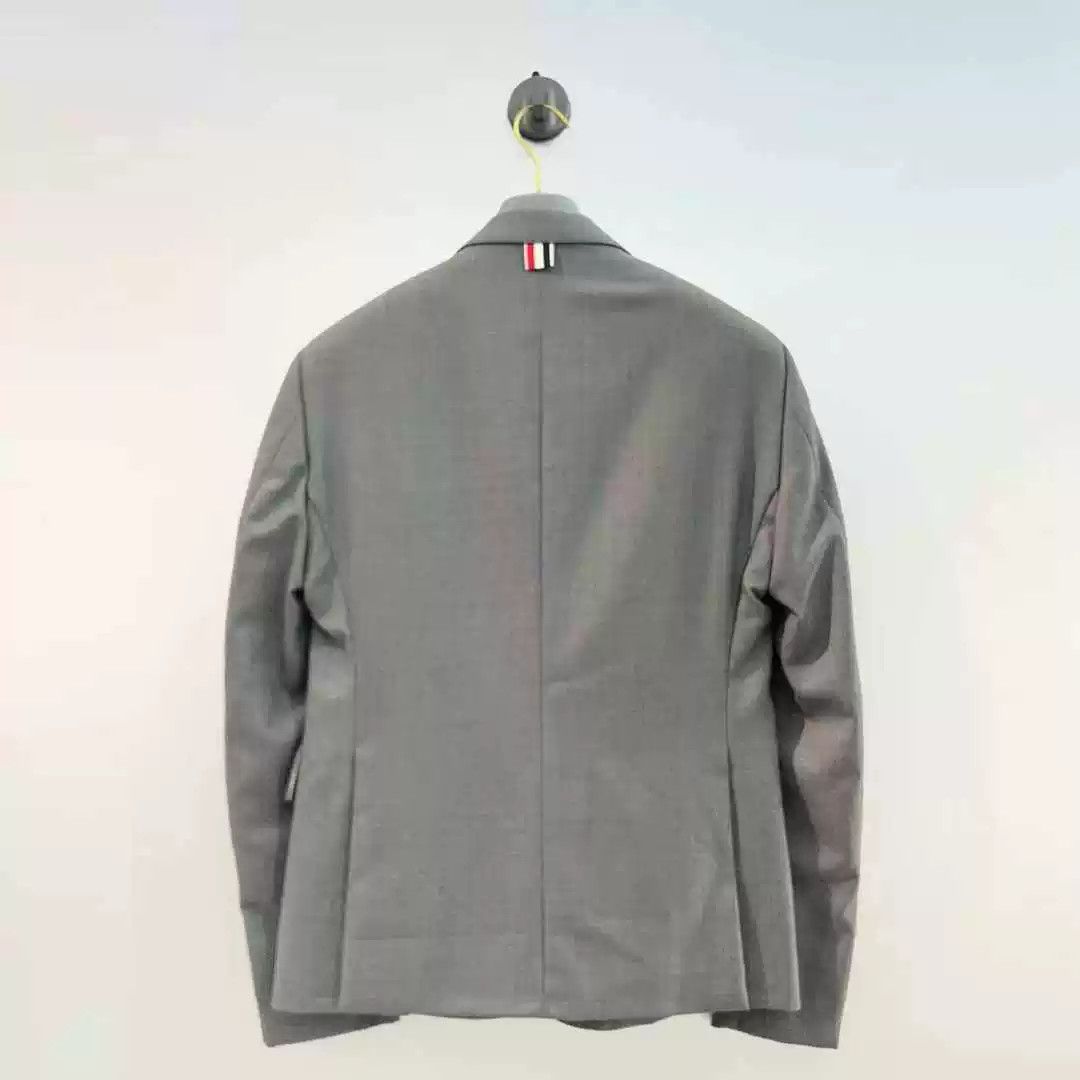 Thom Browne thombrowne gray button suit jacket size 2 Size US M / EU 48-50 / 2 - 2 Thumbnail