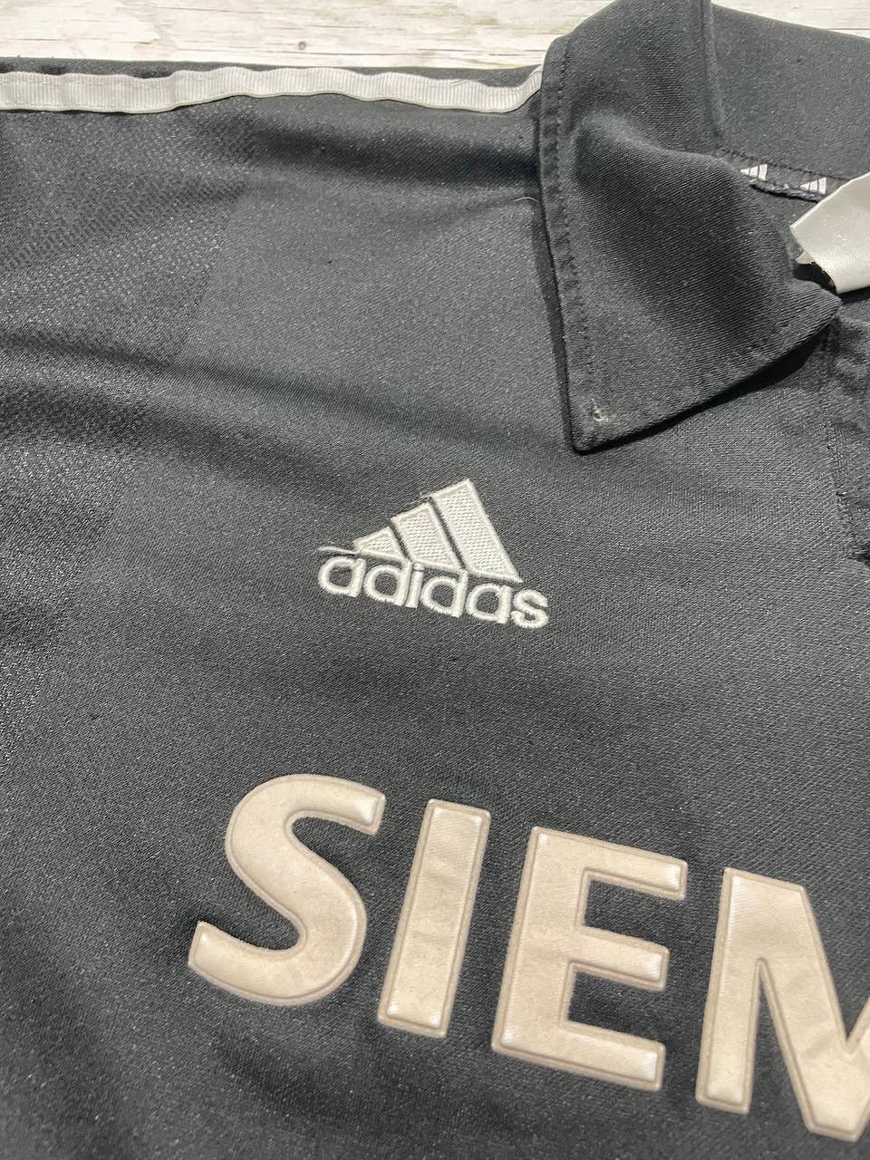 Adidas Vintage Adidas Real Madrid 2002 2003 Away Shirt Jersey Size US XL / EU 56 / 4 - 4 Thumbnail