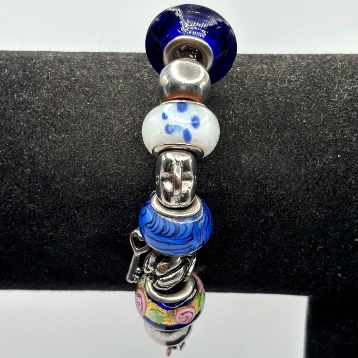 Other Blue Heart/Flower Bracelet Size ONE SIZE - 1 Thumbnail