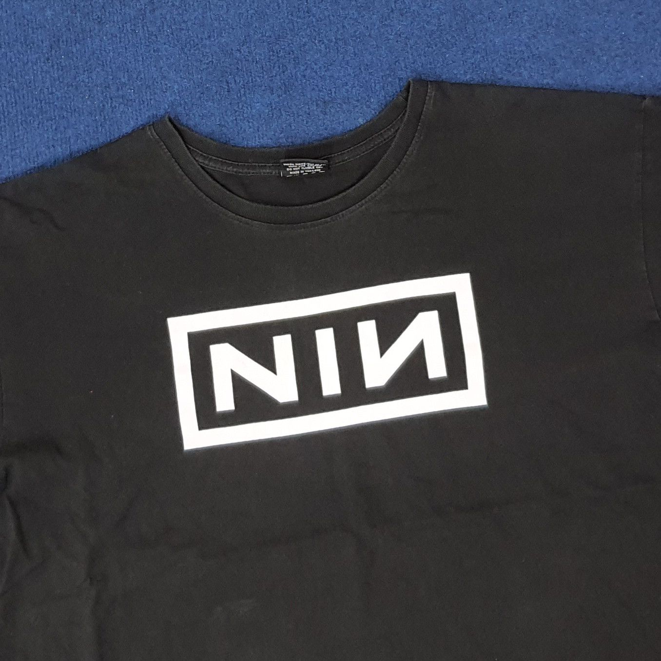 Band Tees × Vintage Vintage NIN Nine Inch Nails Rock Band Tshirt C219N60 Size US XXL / EU 58 / 5 - 2 Thumbnail