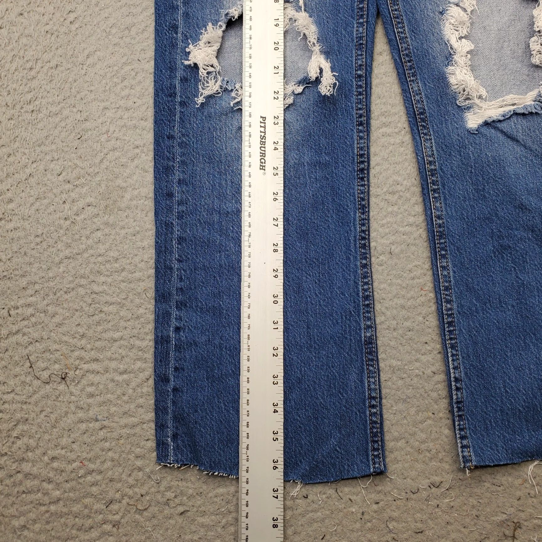 Vintage Aéropostale Womens 2 Blue Denim Baggy Jeans Button Fly Distressed 90’s Size 2 Jeans Womens Size 2 Blue Denim Baggy Jeans Distressed Size 26" / US 2 / IT 38 - 3 Thumbnail