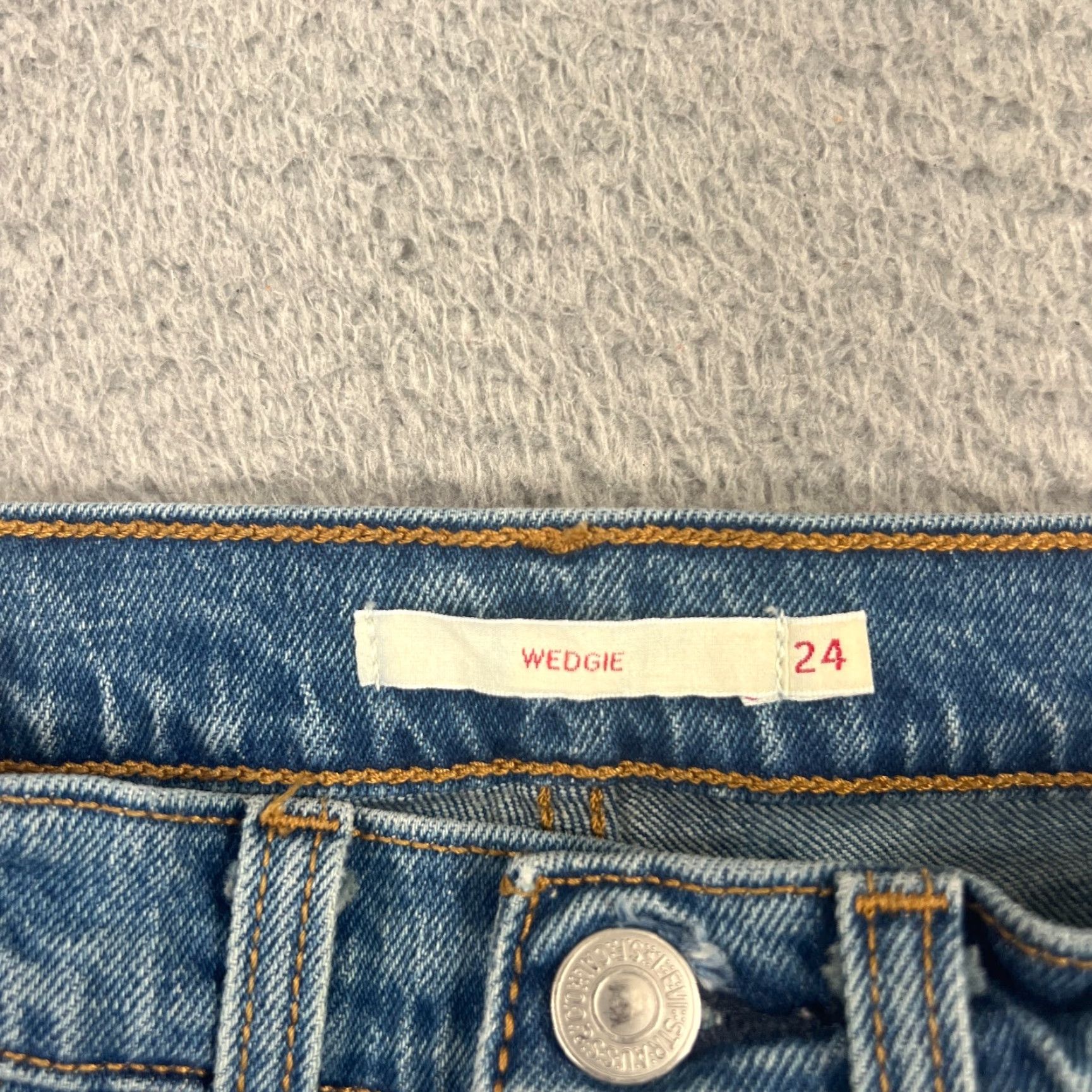 Levi's VINTAGE Levi's Jeans Women's Wedgie Straight Leg 24x27 Blue Cotton Spandex Size 42" / US 20 - 5 Thumbnail