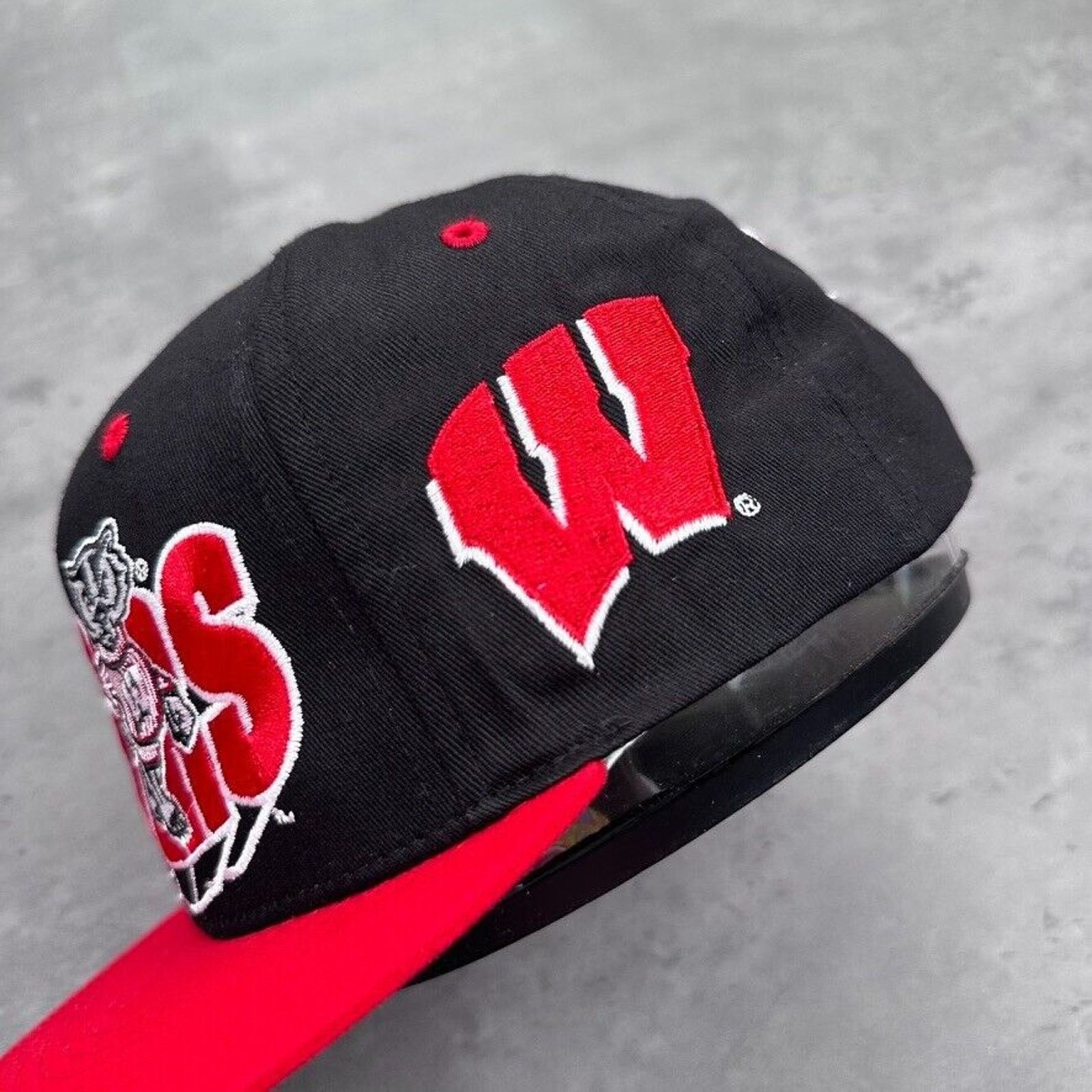 Vintage × Zephyr Vintage Zephyr University Wisconsin Badgers 2 Tone Wave Hat Size ONE SIZE - 2 Thumbnail