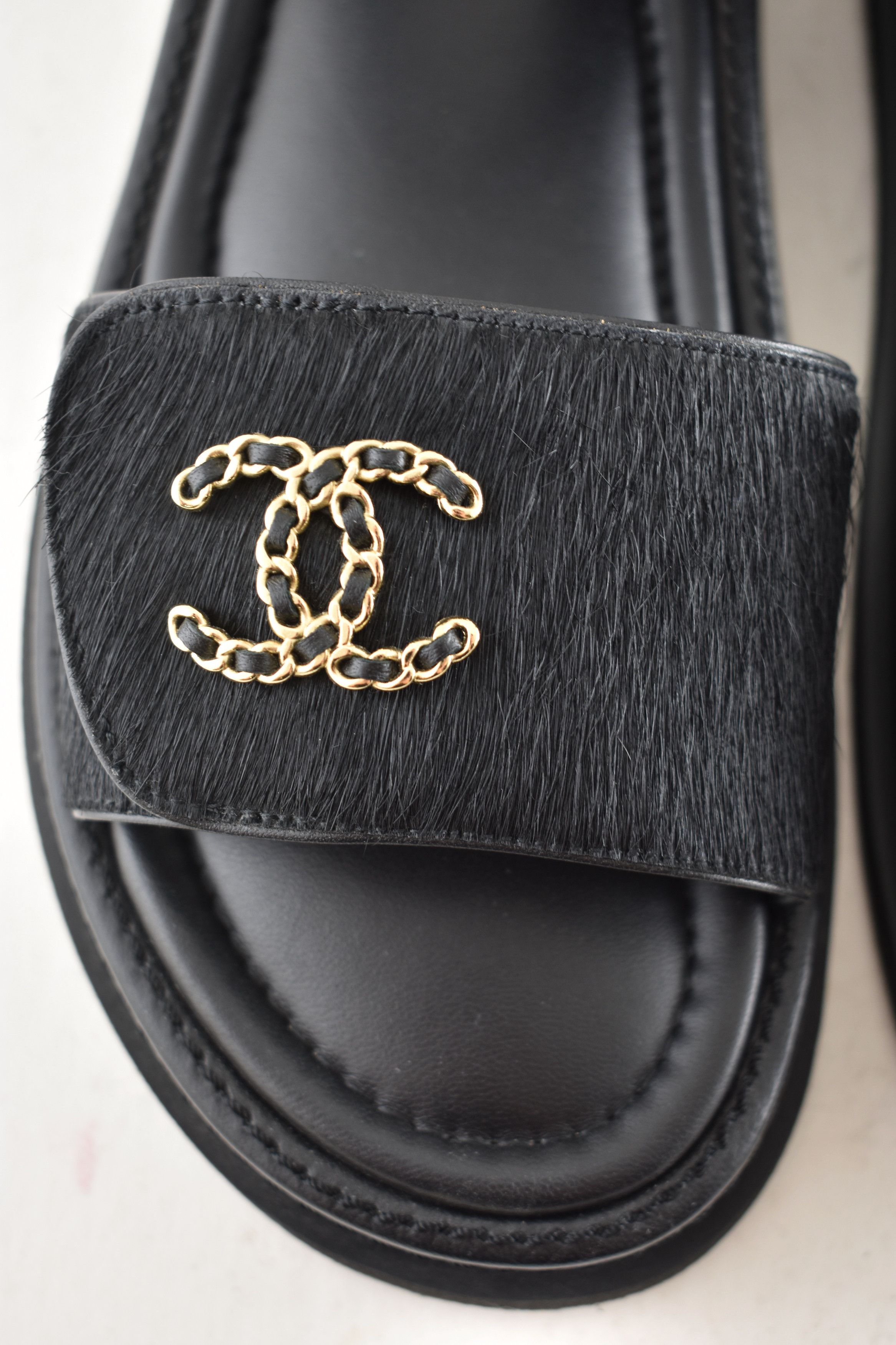 Chanel Chanel 24B CC Logo Mule Slide Strap Flat Teva Dad Sandal 36 Size US 6 / IT 36 - 7 Thumbnail