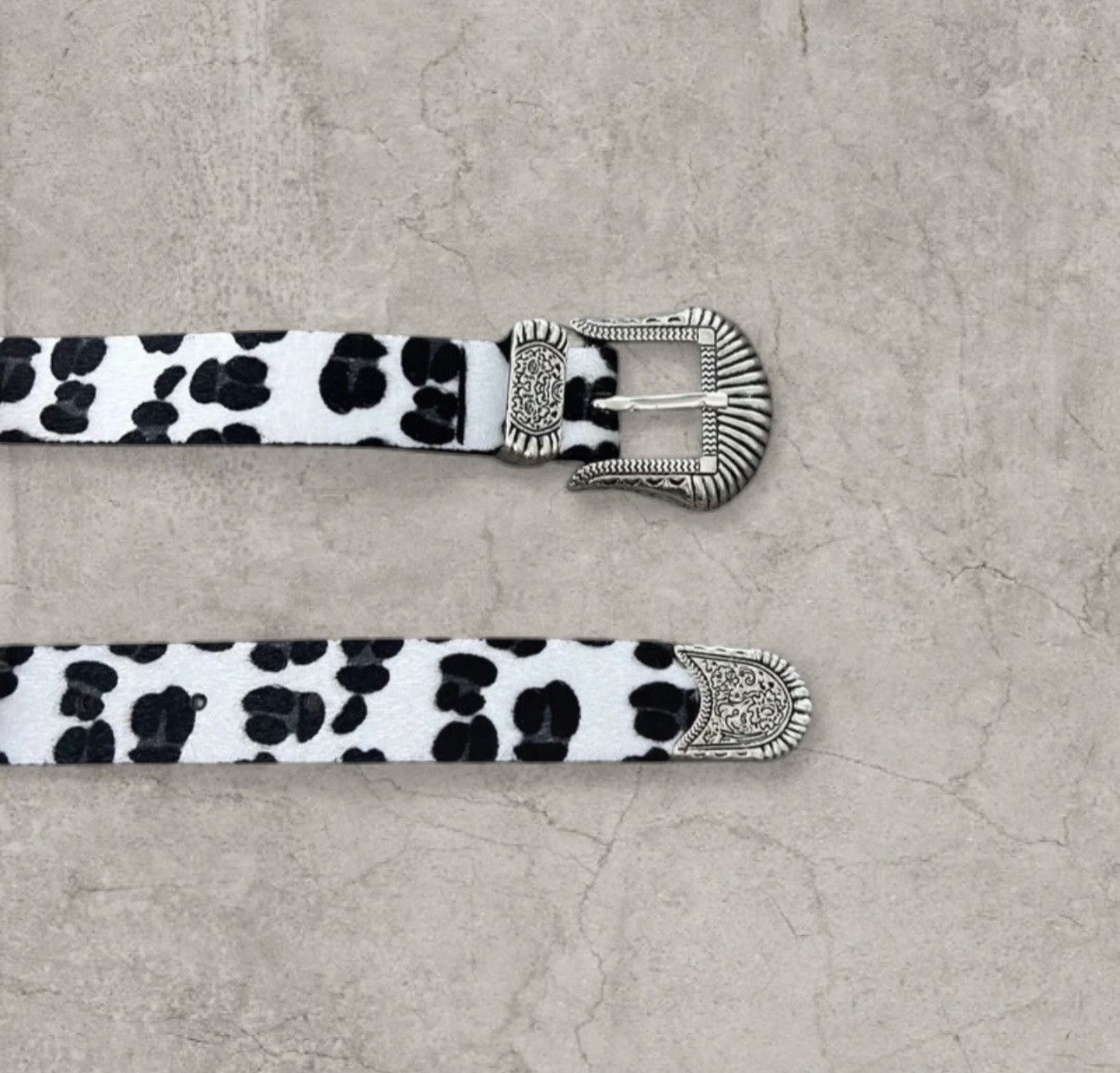 Japanese Brand Vintage style Western belt in cow print, silver. One size Size ONE SIZE - 2 Thumbnail