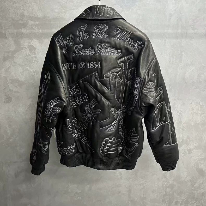 Louis Vuitton LOUIS VUITTON Black embroidered leather aviator jacket 2504 Size US S / EU 44-46 / 1 - 4 Thumbnail