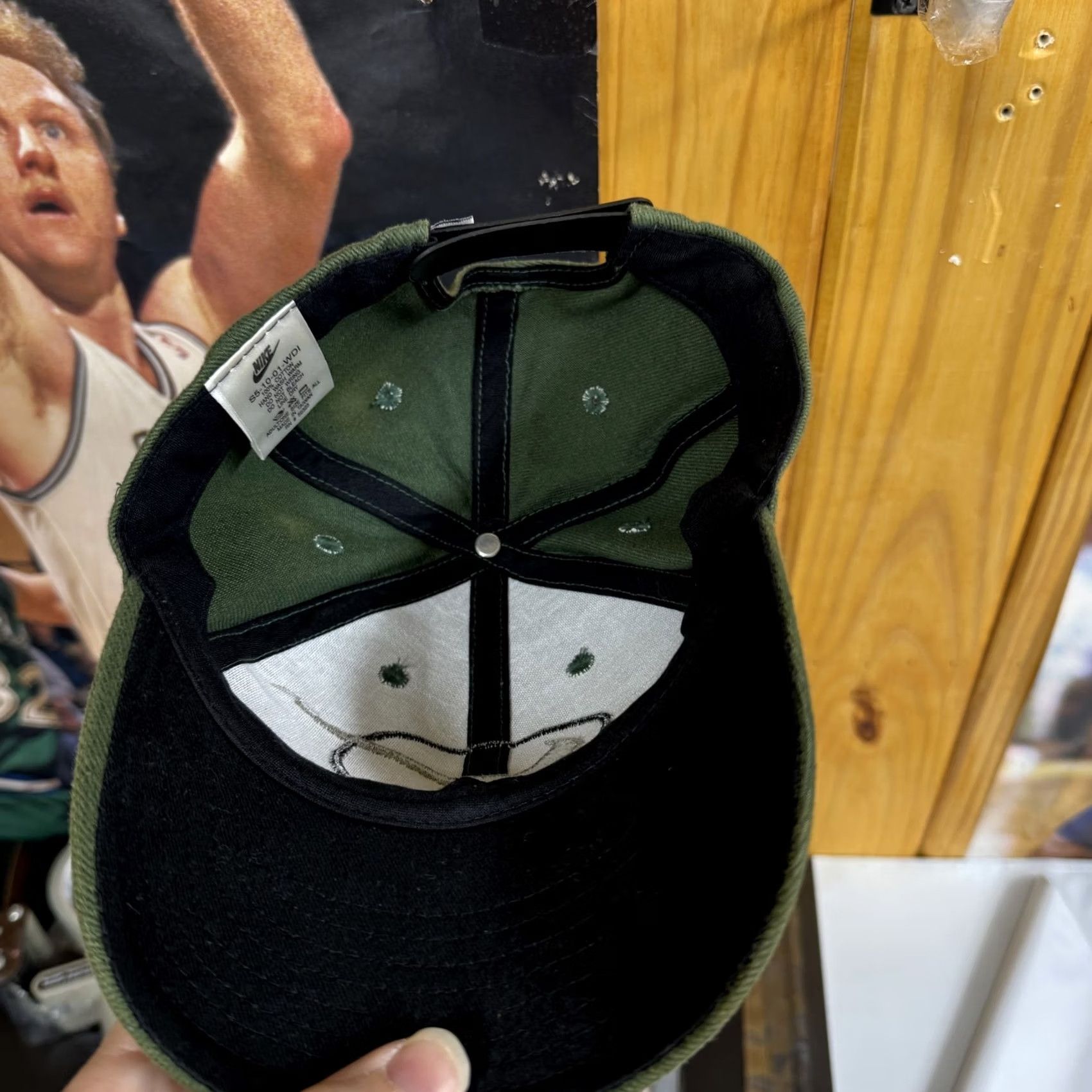 Nike VINTAGE Nike Hat Cap Snap Back Green Swoosh 90s Mens One Size Cap/ Hat/ Snapback/ Cotton/ Twill/ Adjustable/ Sports/ Solid Size ONE SIZE - 5 Thumbnail