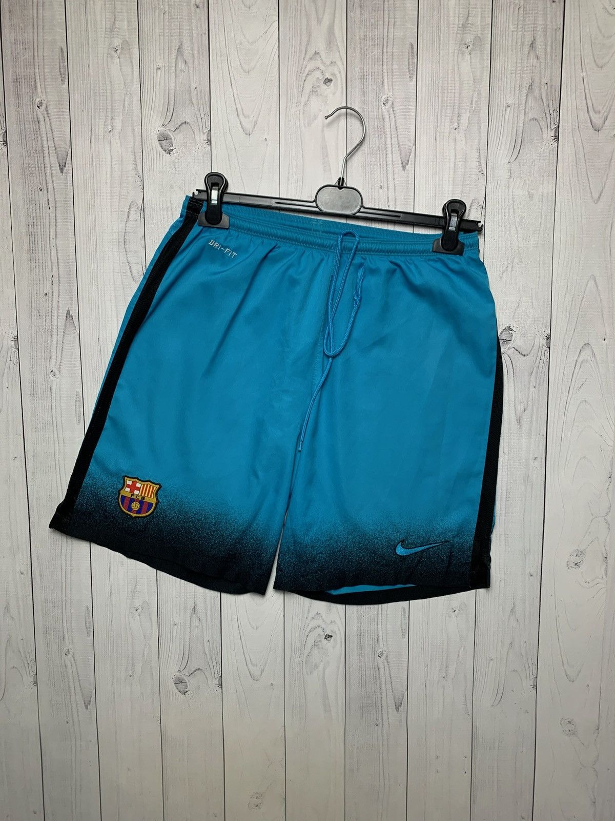 Vintage Vintage Barcelona soccer shorts size M blue logo Size US 32 / EU 48 - 1 Thumbnail