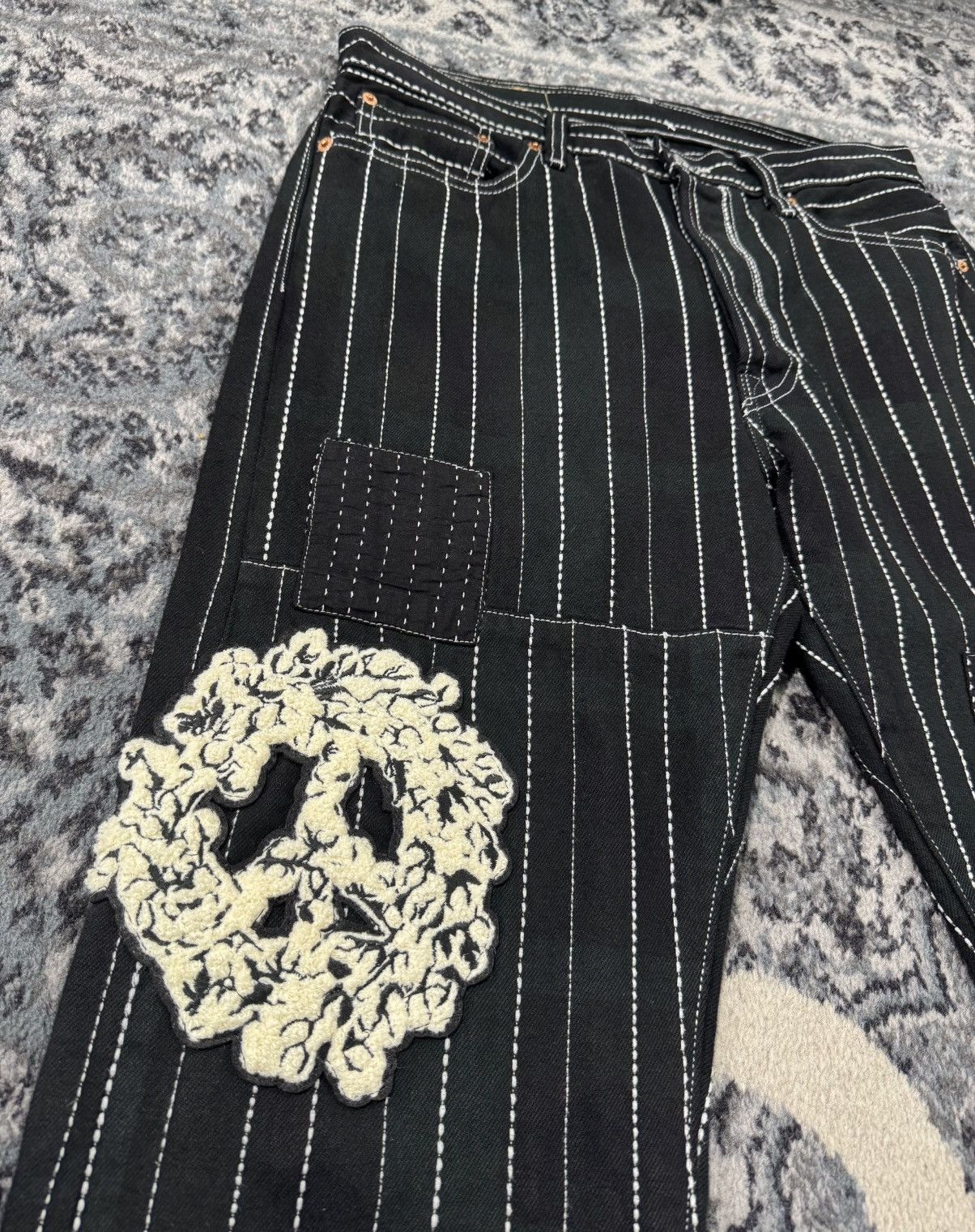 DENIM TEARS Denim Tears Levi’s 501 Peace Patchwork Pants Black Size US 34 / EU 50 - 2 Thumbnail