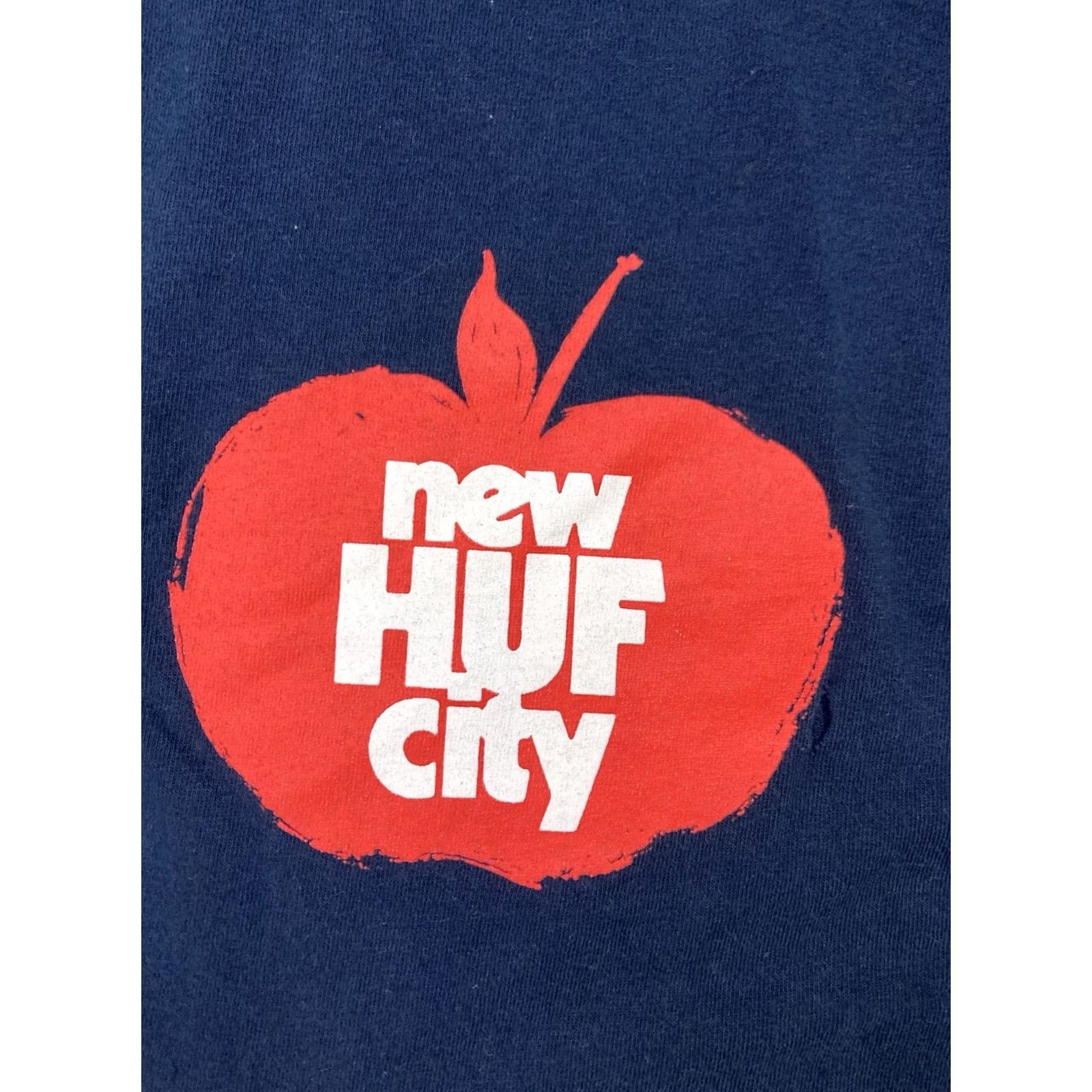 Huf HUF New York City Apple Graphic T-shirt Men XL Blue Short Sleeve Size US XL / EU 56 / 4 - 2 Thumbnail
