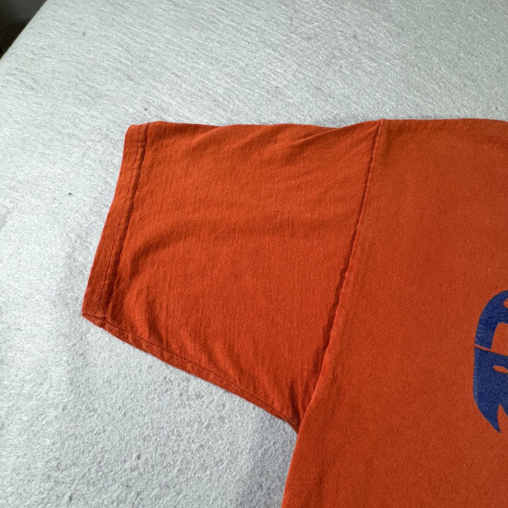 Hard Rock Cafe Hard Rock Cafe Graphic Tee Men's Large Orange Las Vegas "Love All Serve All" T-Shirt Size US L / EU 52-54 / 3 - 3 Thumbnail