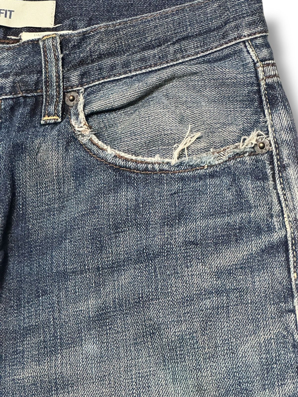 Gap GAP Vintage Straight Loose Distressed Jeans With Faded Wash Size US 31 - 6 Thumbnail