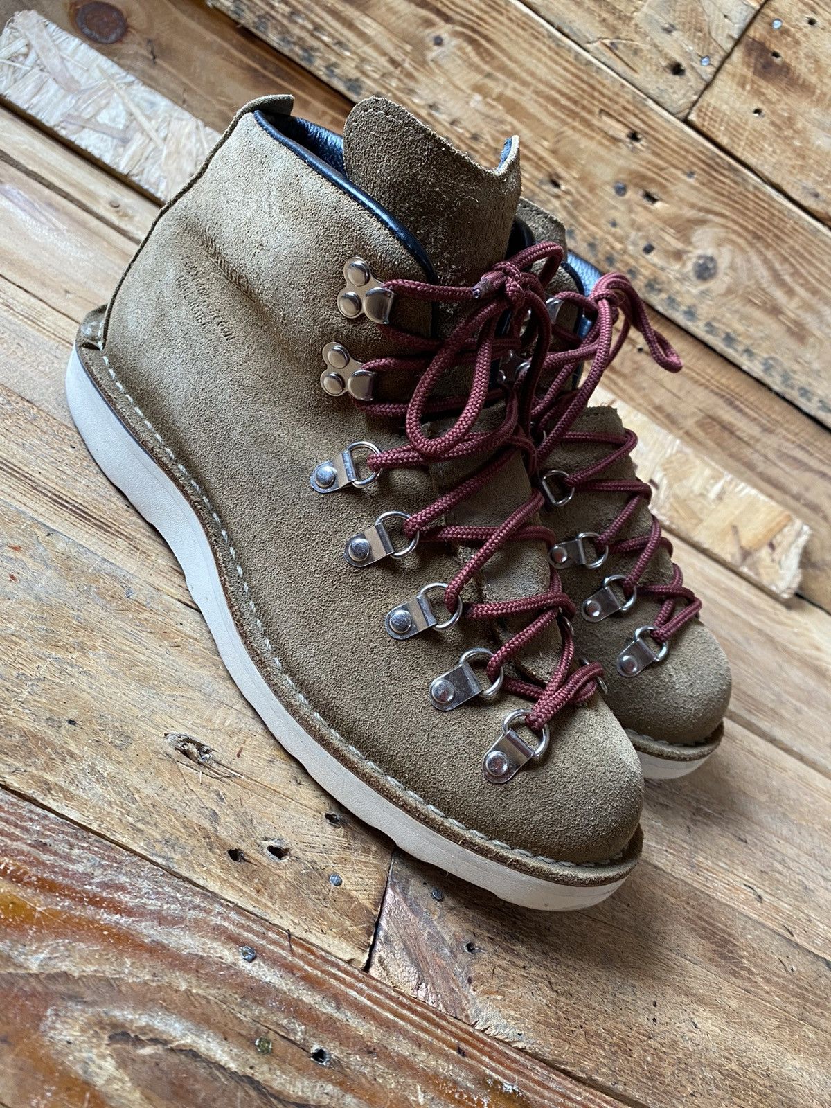 Danner Danner mountain light overton suede hiking boots sz uk7.5 Size US 8 / EU 41 - 3 Thumbnail