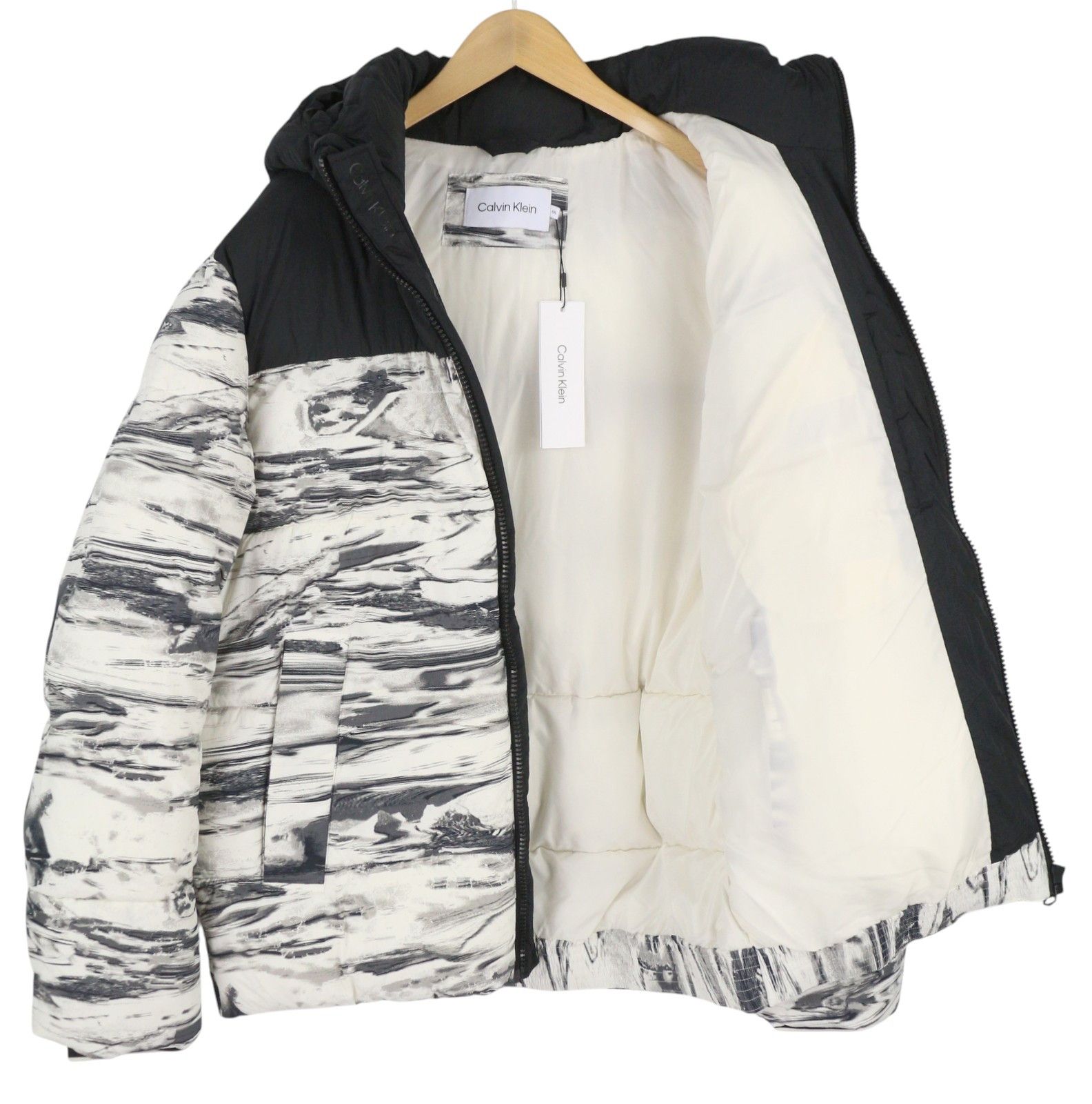 Calvin Klein CRINKLE NYLON COLOR BLOCK QUILT 2XL Patterned Padded 86400 Size US XXL / EU 58 / 5 - 2 Thumbnail