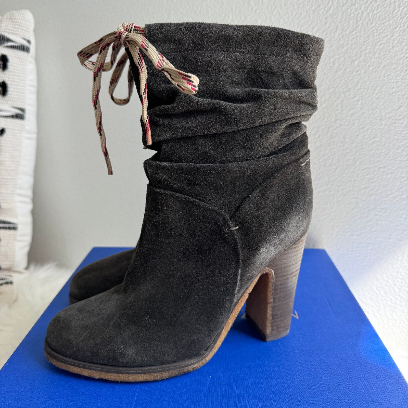 See by Chloe See by Chloe Gray Suede Slouchy Ankle Stacked Heel Boots Size US 8.5 / IT 38.5 - 4 Thumbnail