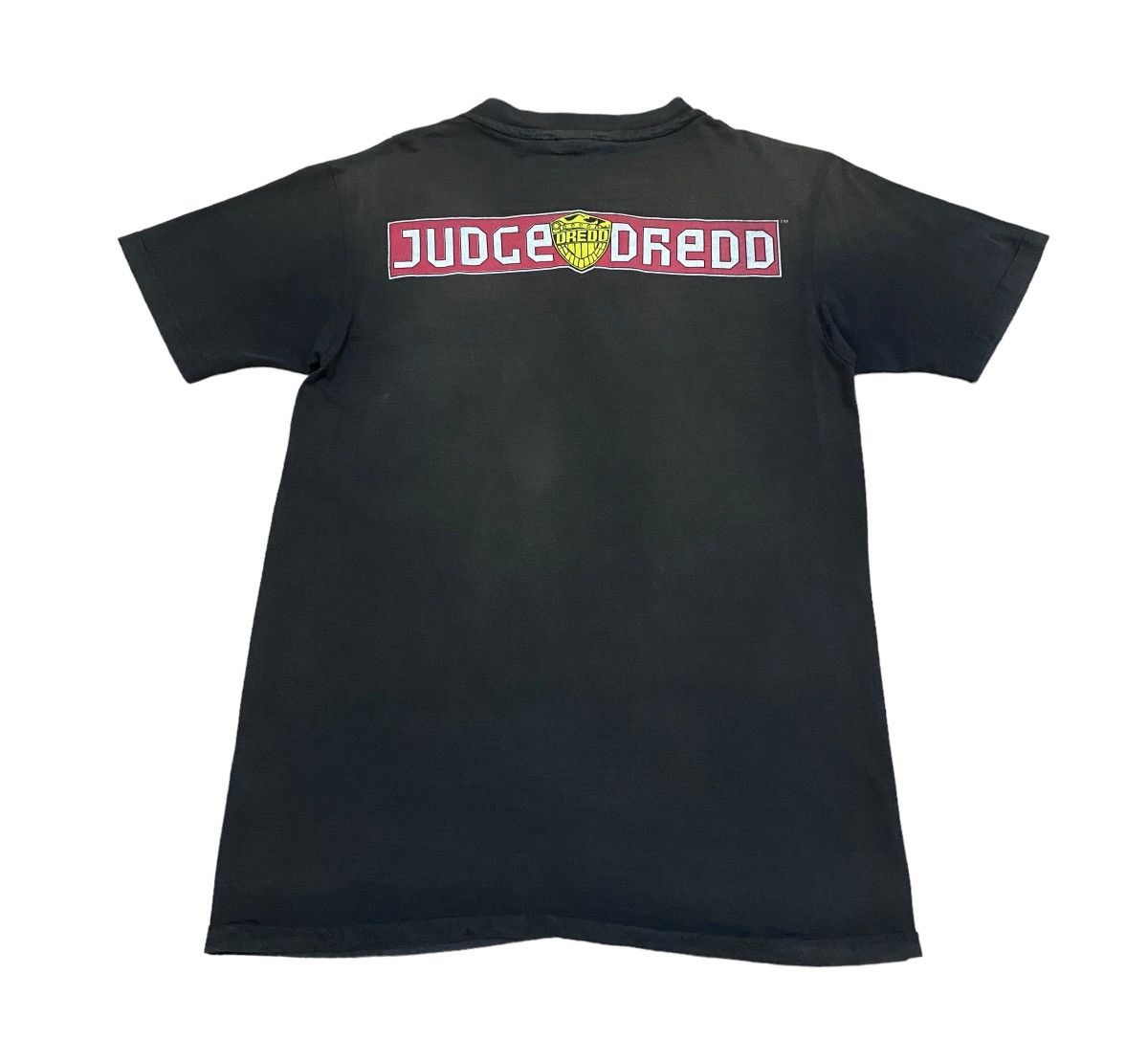 Vintage Rare Design Vintage Action Movie Judge Dredd T-shirt 1995s Size US XL / EU 56 / 4 - 2 Thumbnail