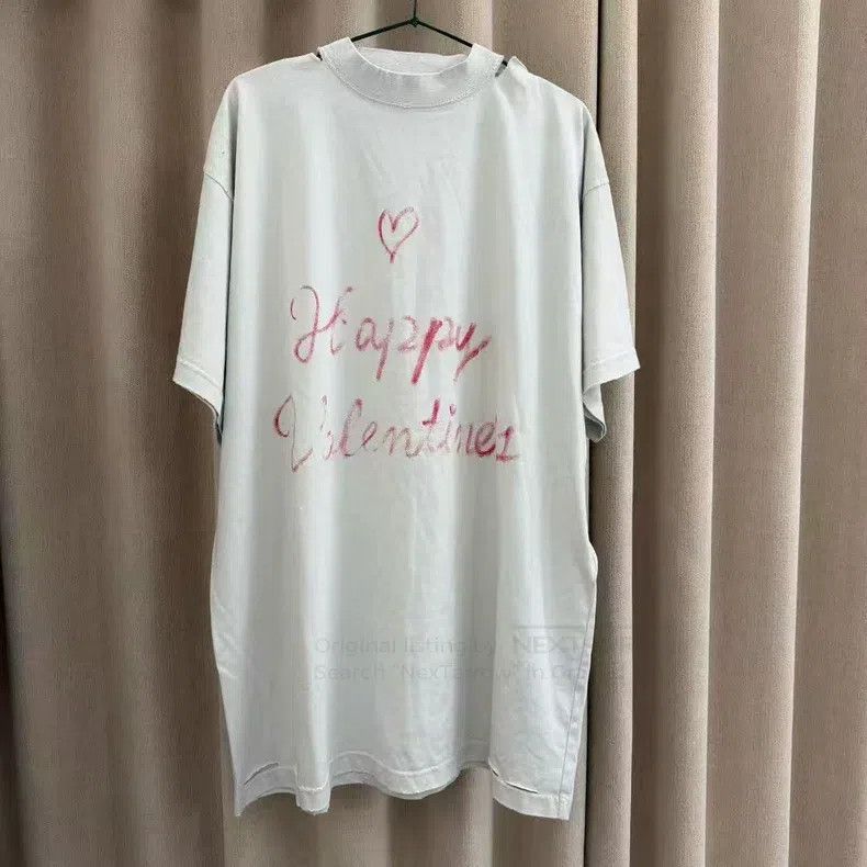 Balenciaga Balenciaga Valentine's Day Series Solid Logo Printed Short Size US M / EU 48-50 / 2 - 1 Thumbnail