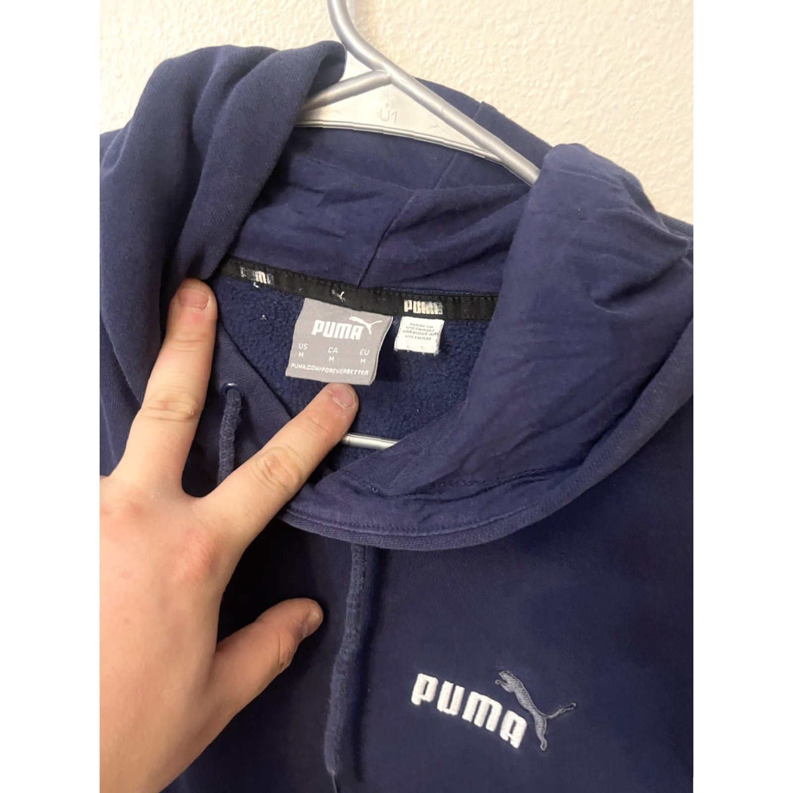 Puma PUMA Pullover Hoodie Sweatshirt Mens M Navy Logo Front Sleeve Logo Front Kangaroo Pocket Hooded Size US M / EU 48-50 / 2 - 2 Thumbnail