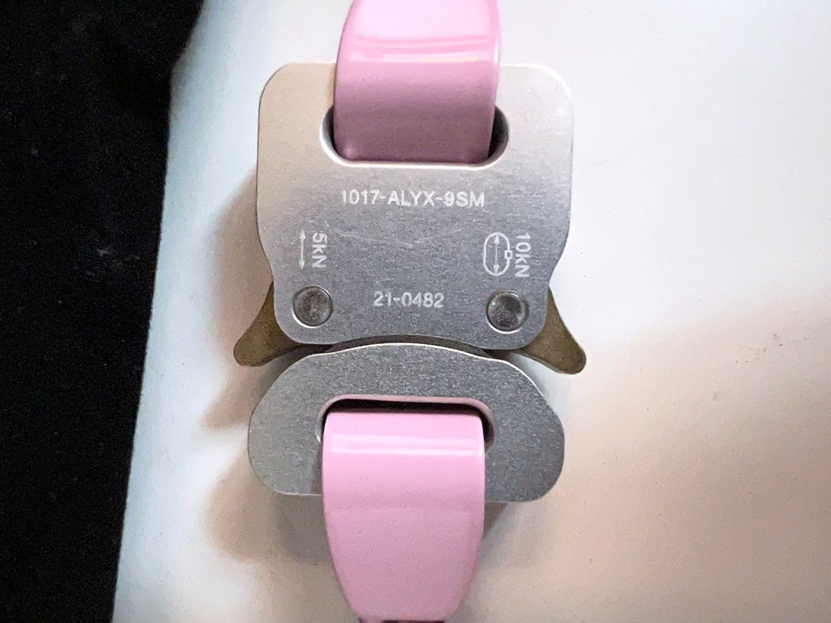 1017 ALYX 9SM 1017 ALYX 9SM Classic Pink Chainlink and Buckle Bracelet Size ONE SIZE - 8 Thumbnail