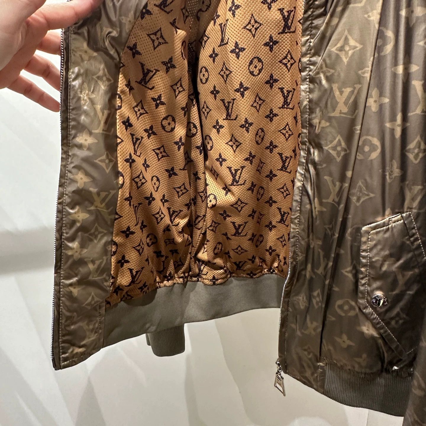 Louis Vuitton Louis Vuitton Monogram Print Metallic Zipper Jacket 36 Size XS / US 0-2 / IT 36-38 - 9 Thumbnail